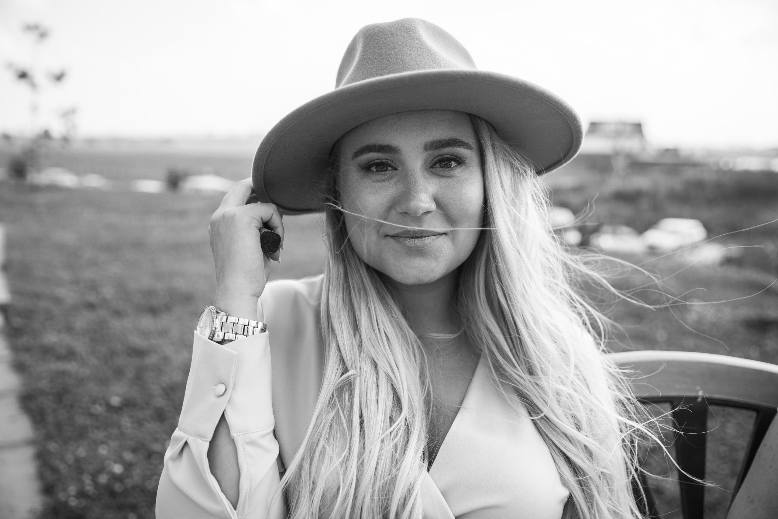 RED. Wedding photographer in Europe