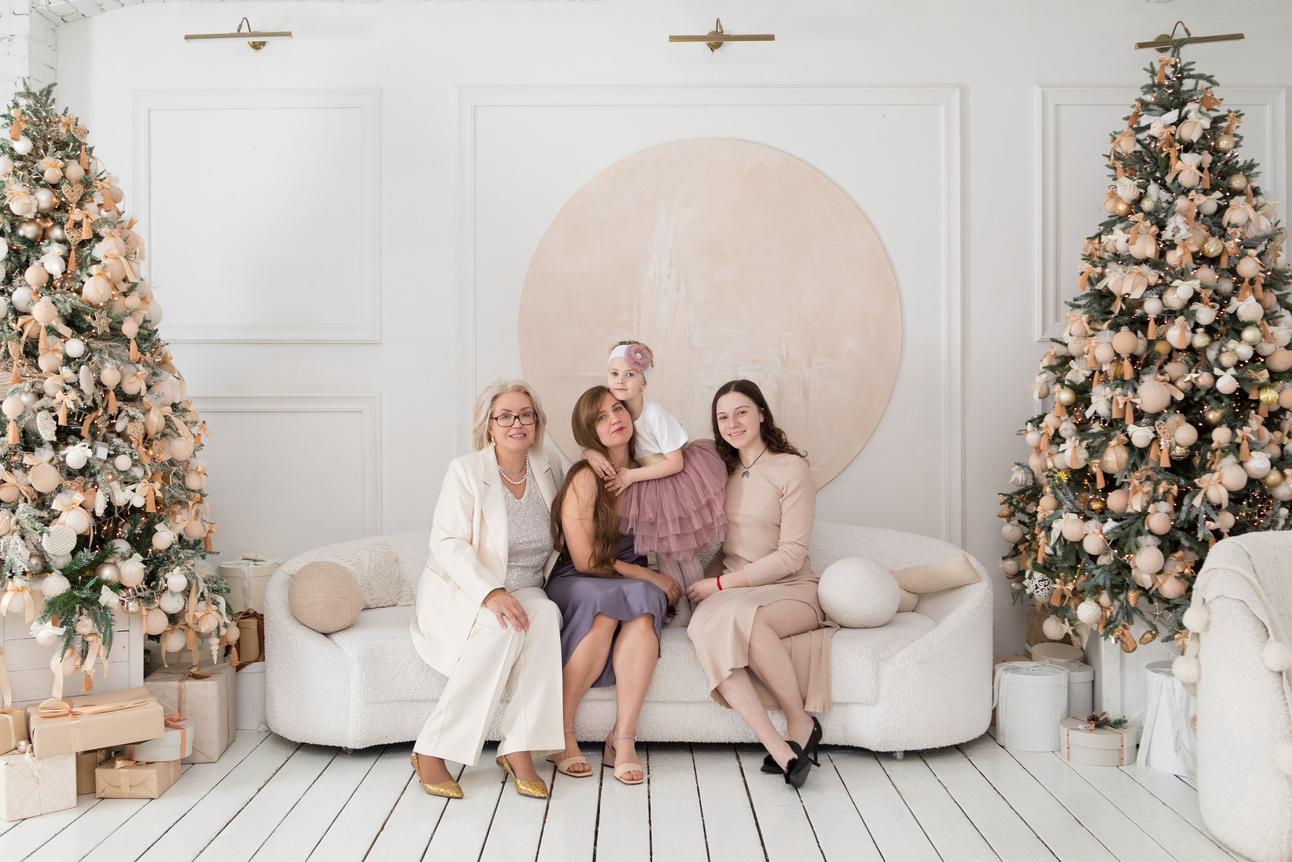 Семейная новогодняя съёмка в фотостудии Daily. Детский и контент фотограф Надя Волкова Санкт-Петербург