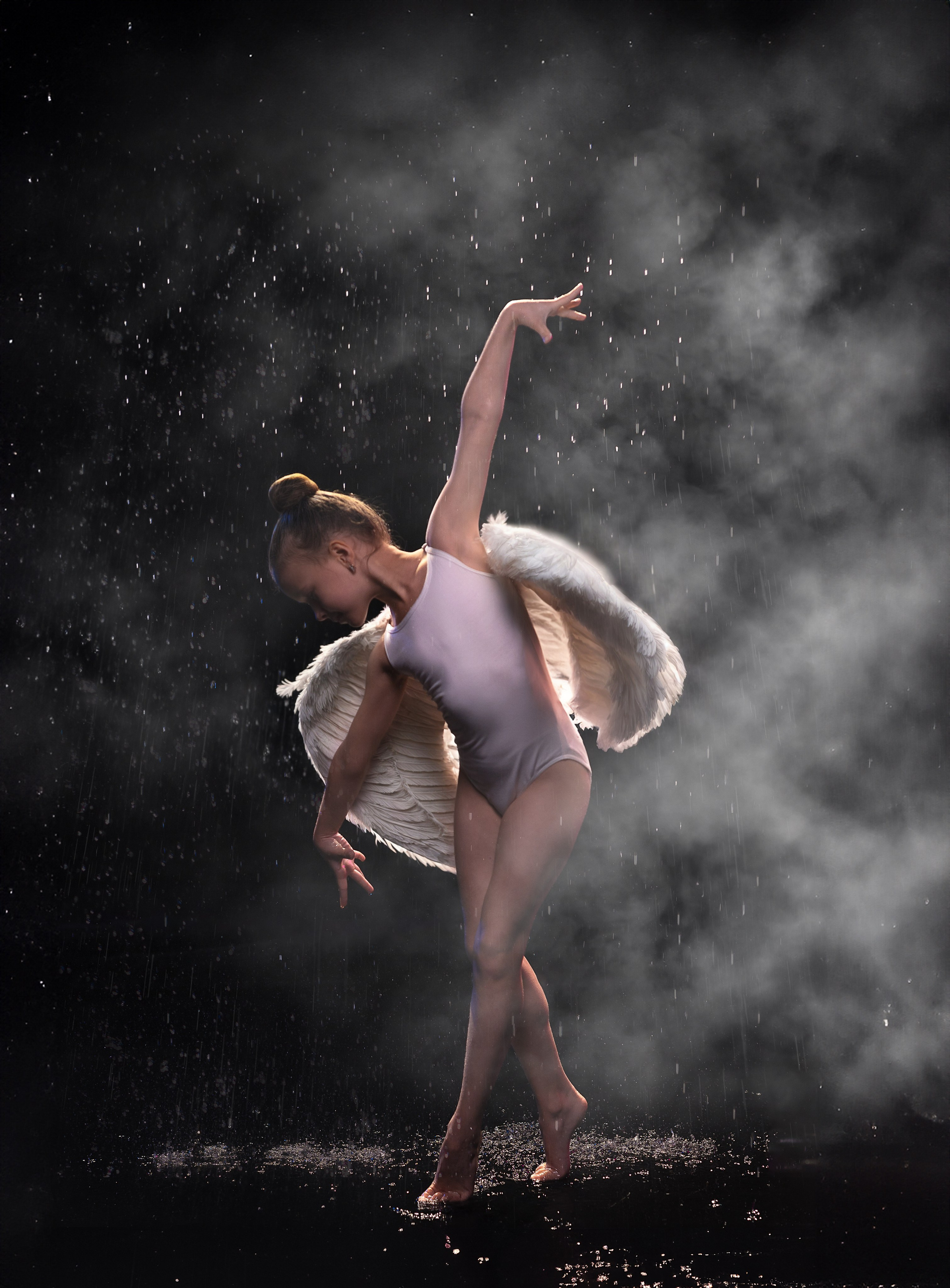 аква фотосессия с водой в студии для танцоров и спортсменов