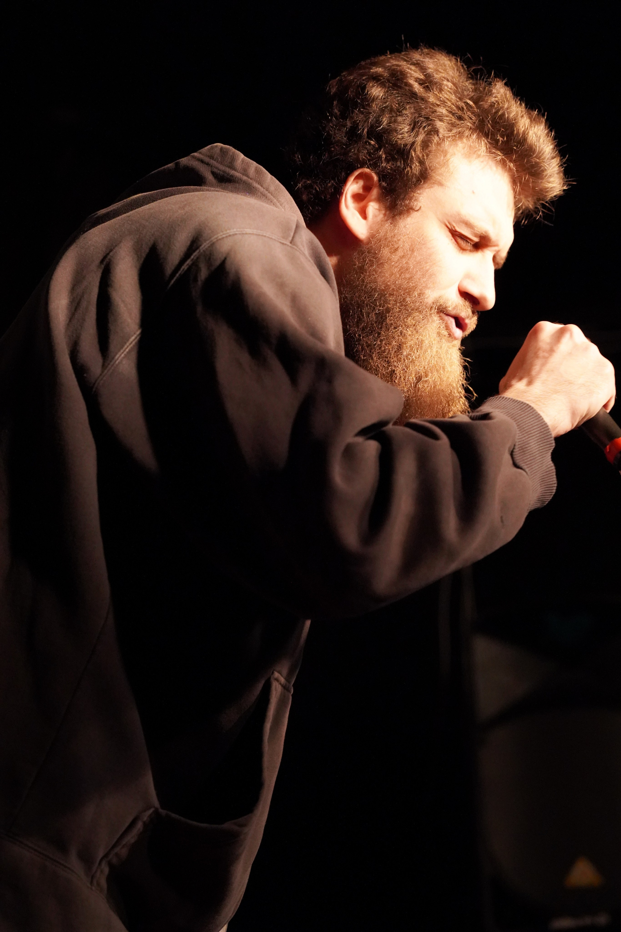 Поэтический вечер в Москве. Репортажный и портретный фотограф в Москве Анастасия Нетунаева