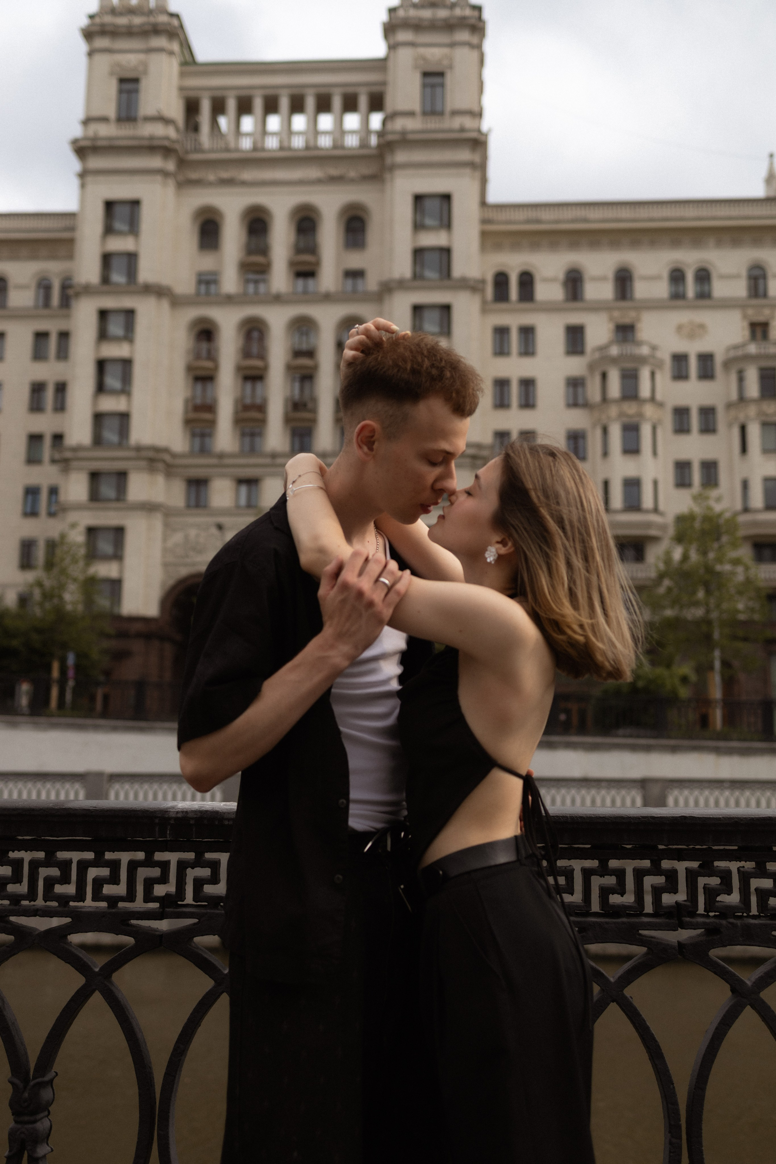 Любить тебя, отчаянно как по телику. Свадебный и портретный фотограф в Москве Анастасия Тихомирова