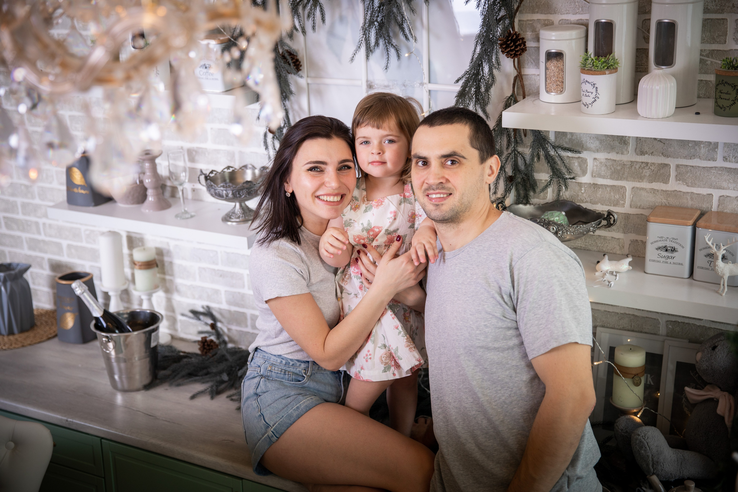 Family photo session in studio. Photographer in Algarve, Portugal