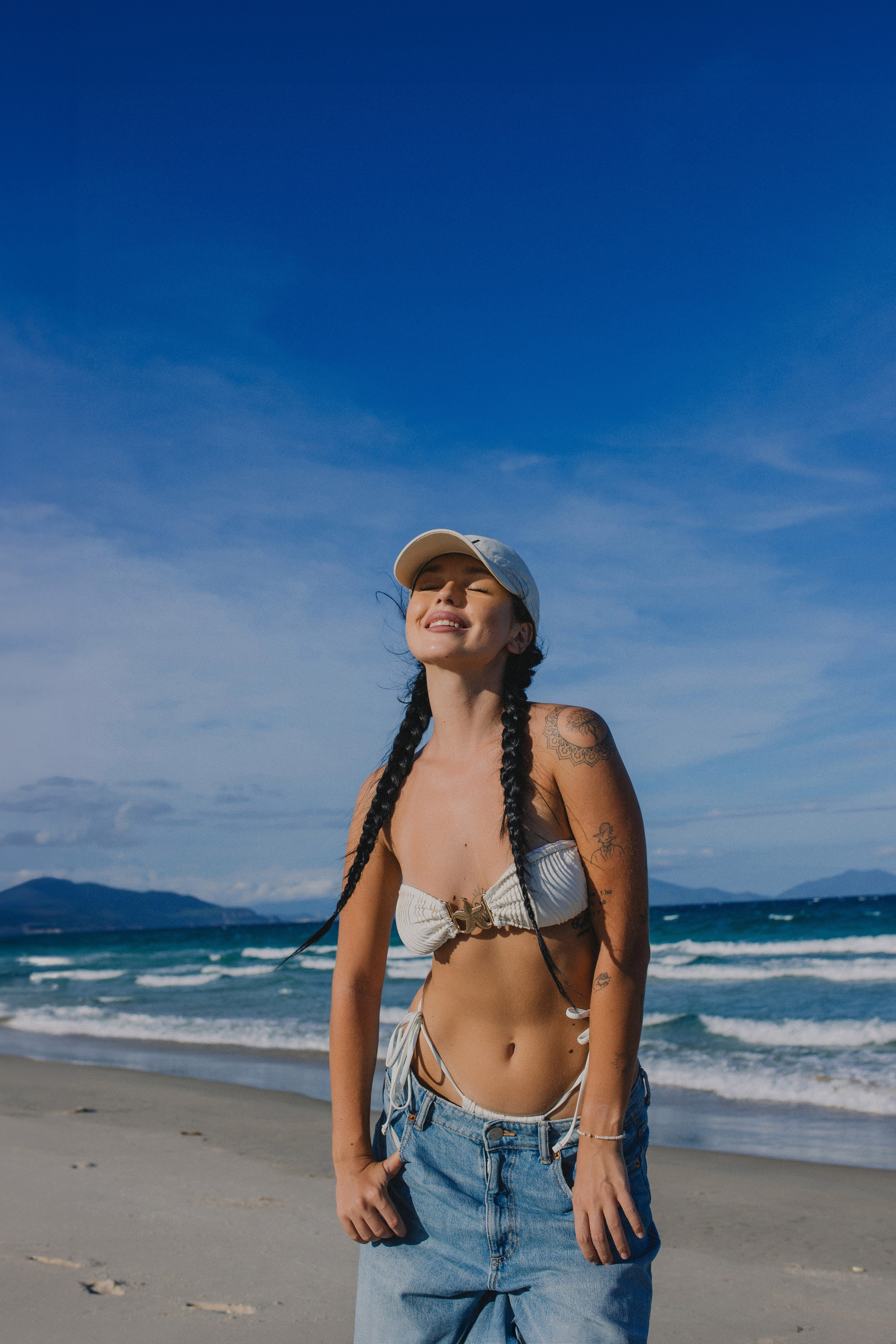 Карина на пляже Бай Дай. Главная