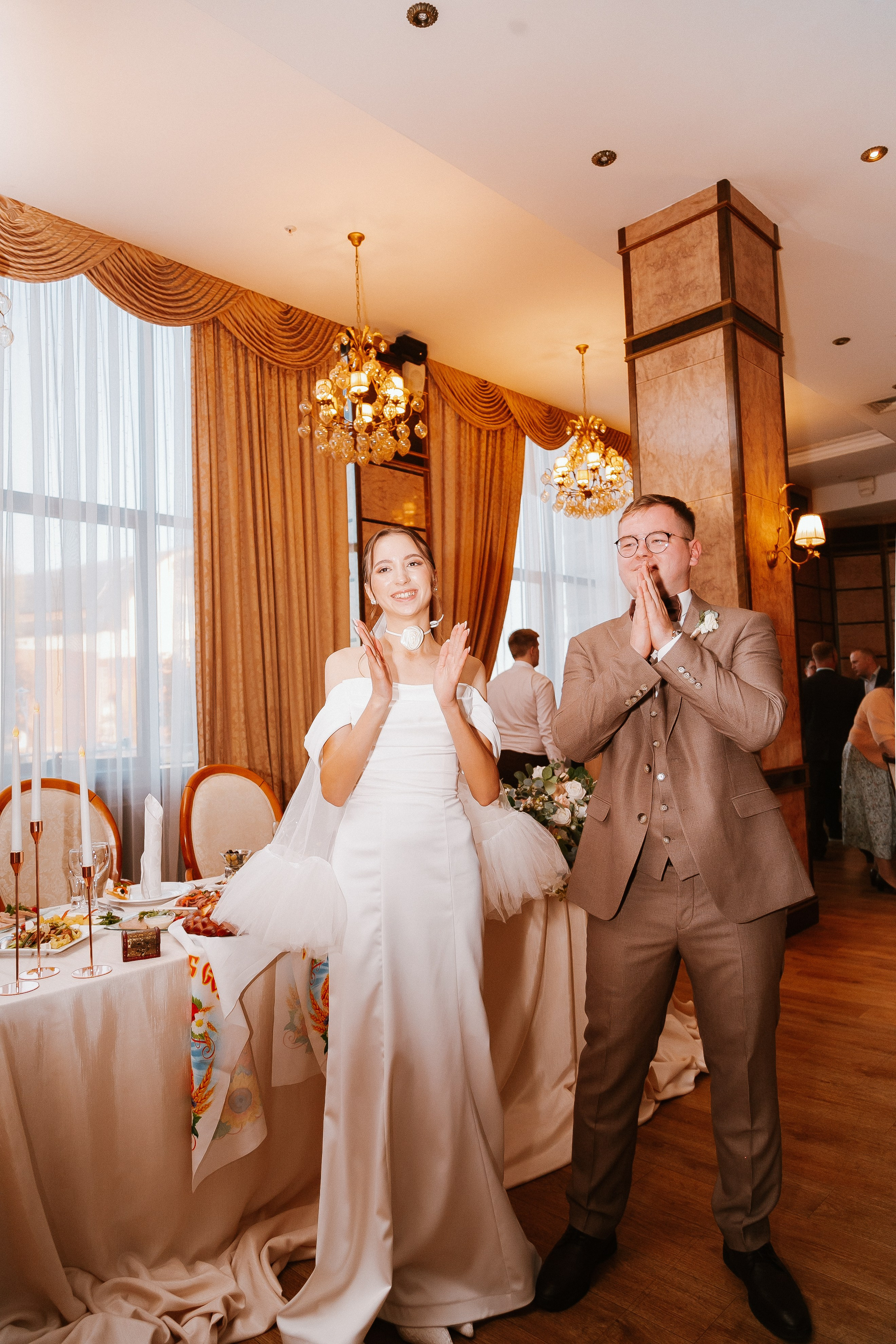 Свадебная осенняя фотосессия Ивана и Лидии в городе. Свадебный и репортажный фотограф в Ярославле и Санкт-Петербурге Роман Микрюков