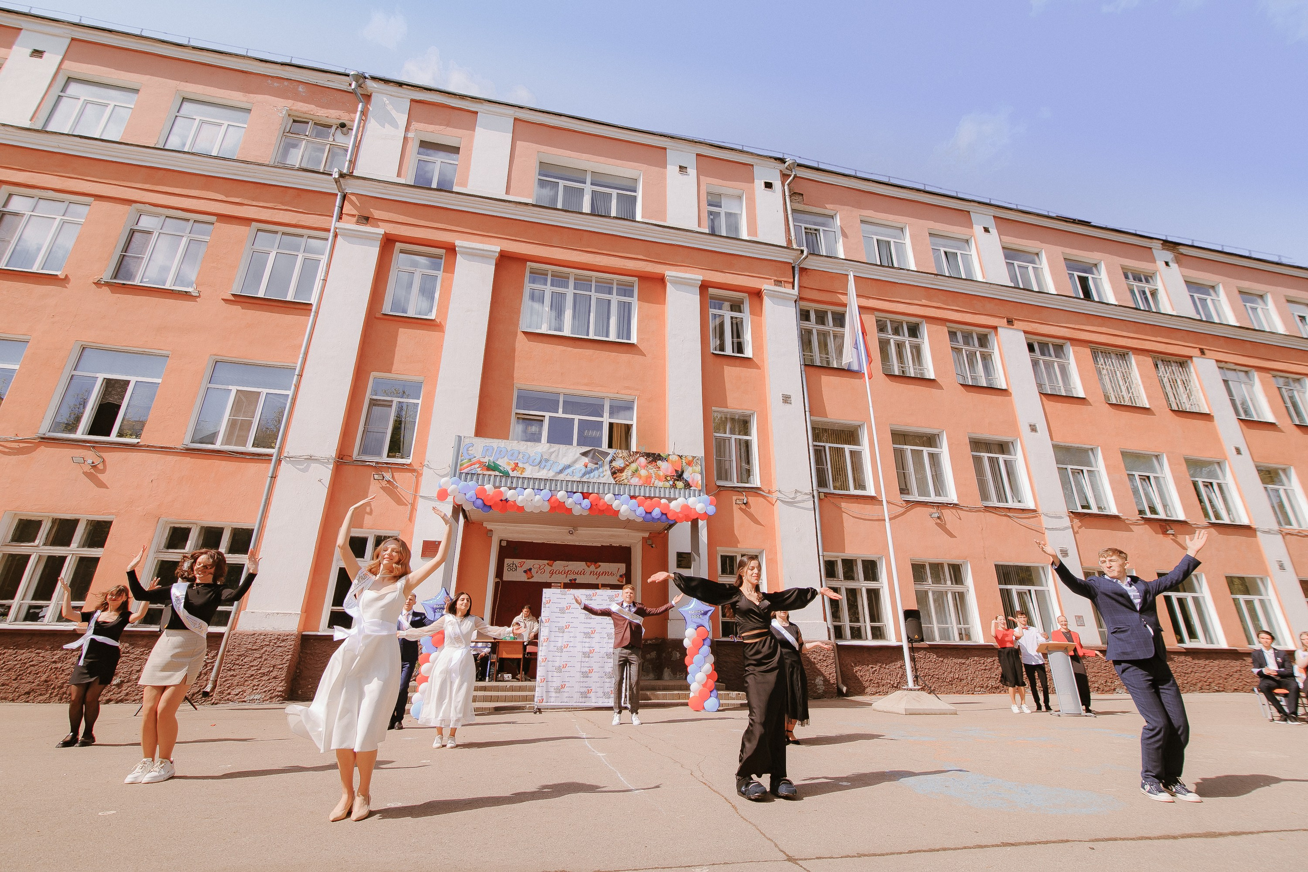 Портфолио фотографа на последний звонок. Свадебный и репортажный фотограф в Ярославле и Санкт-Петербурге Роман Микрюков