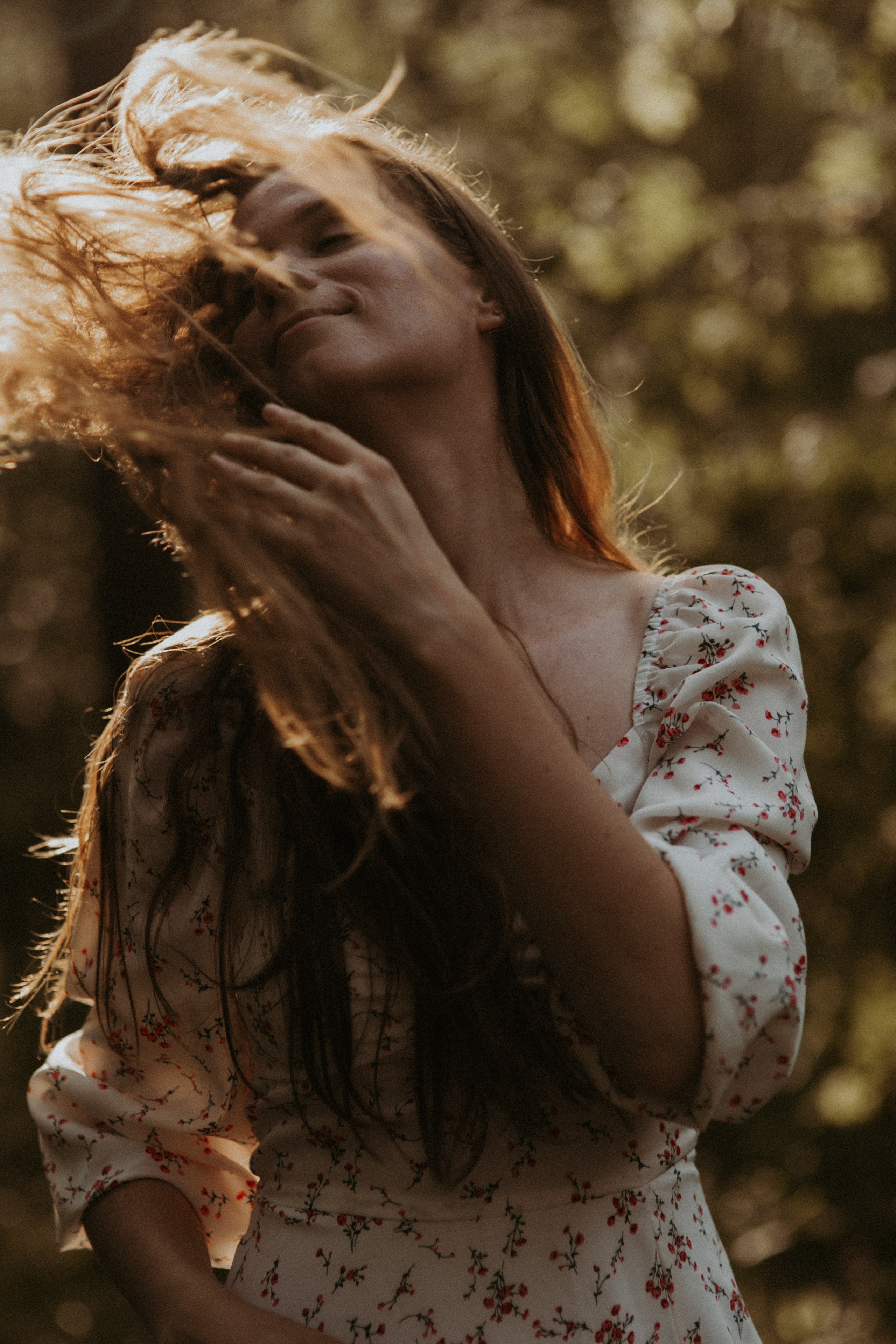 Атмосферная съемка Маши и Лёши в лесу наедине с природой. Свадебный и репортажный фотограф в Ярославле и Санкт-Петербурге Роман Микрюков