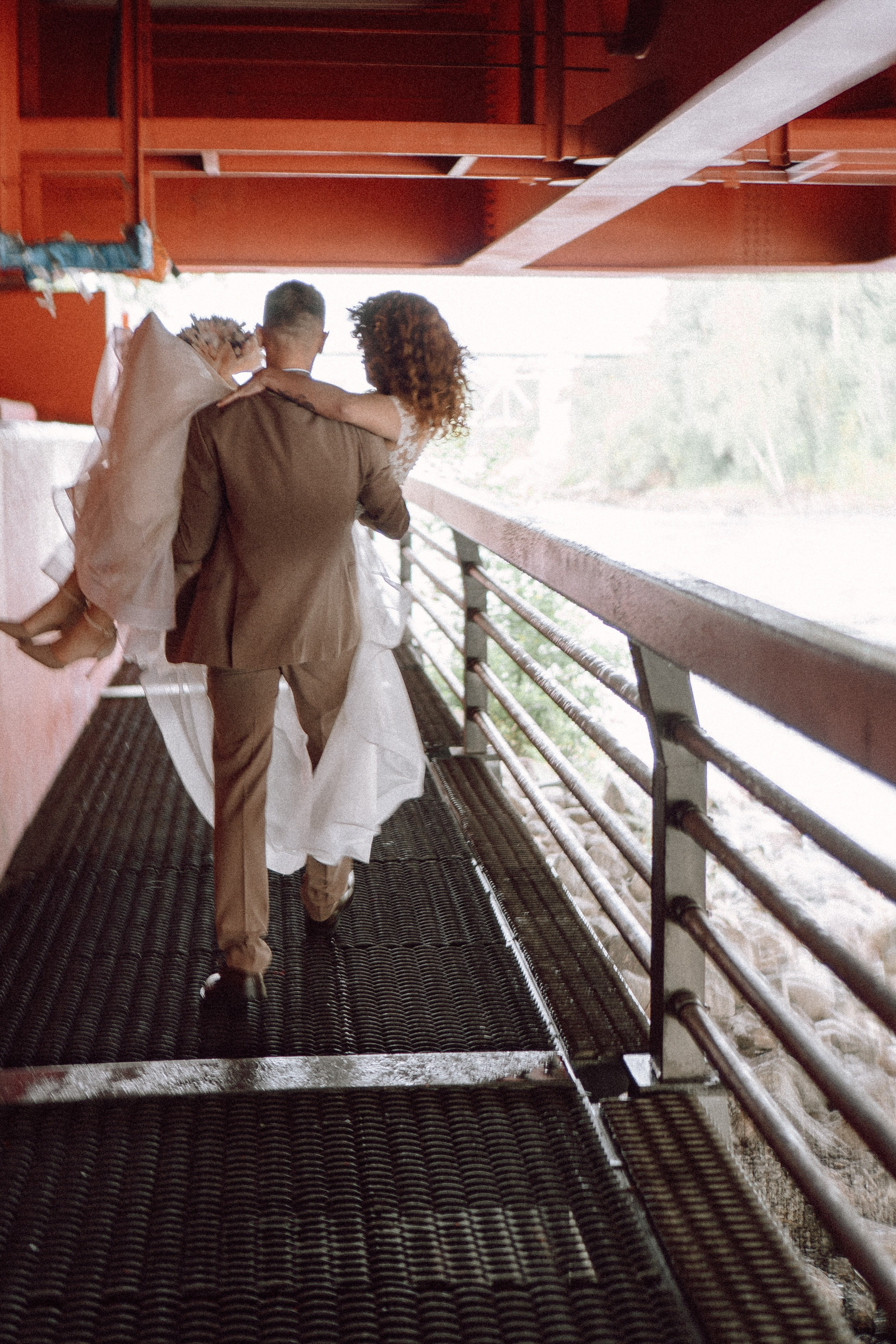 СВАДЕБНАЯ ФОТОСЕССИИЯ ПАРЫ В ГОРОДЕ ПРИОЗЕРСК В СОСНОВОМ ЛЕСУ И С ПИКАПОМ. Профессиональный фотограф, Санкт-Петербург — Виктория Богомолова