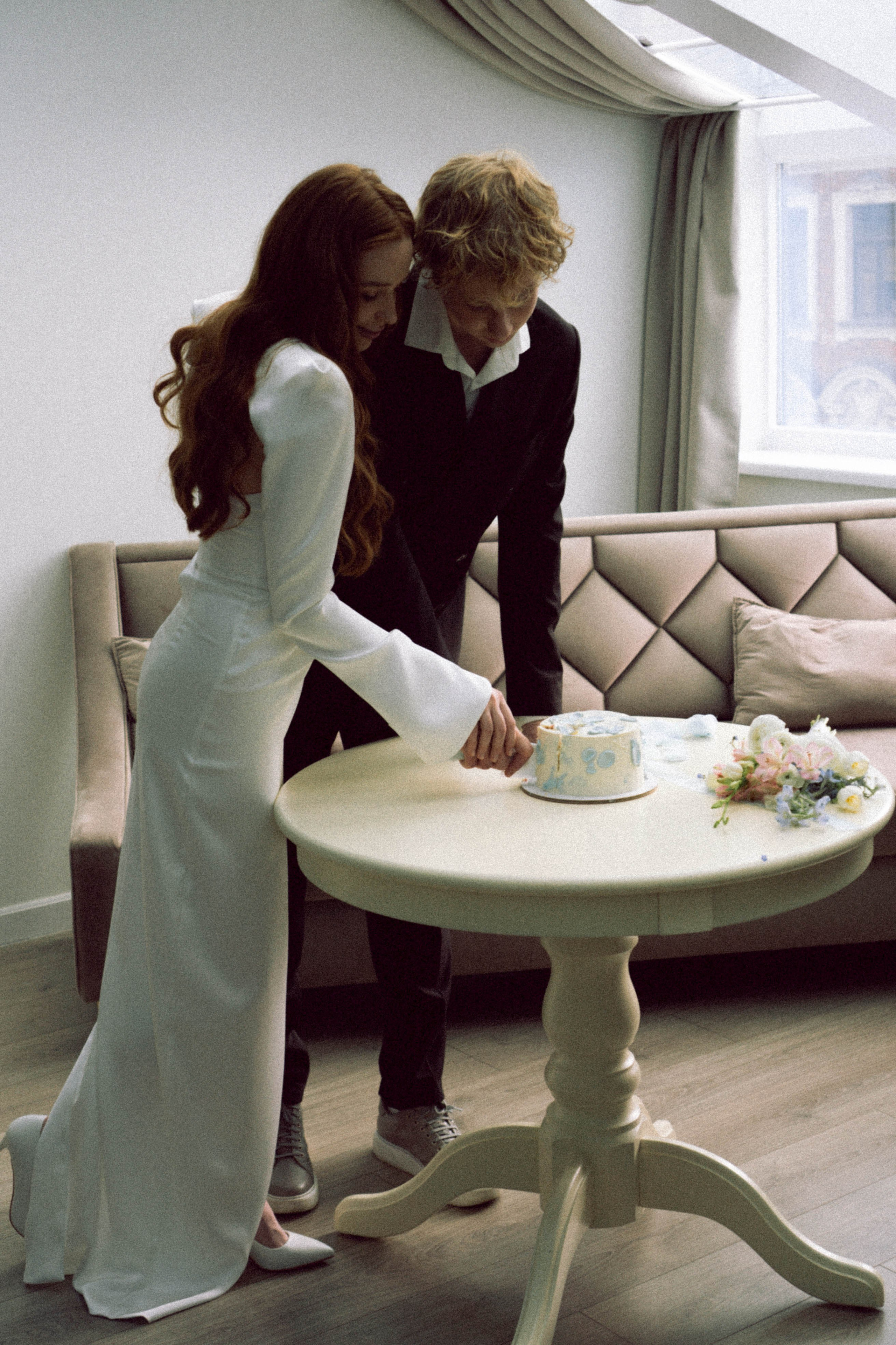 СВАДЕБНАЯ СЬЕМКА В ОТЕЛЕ. СБОРЫ ЖЕНИХА И НЕВЕСТЫ И ТАКЖЕ ТОР И ПОДГОТОВКА К ПРОГУЛКЕ. Профессиональный фотограф, Санкт-Петербург — Виктория Богомолова