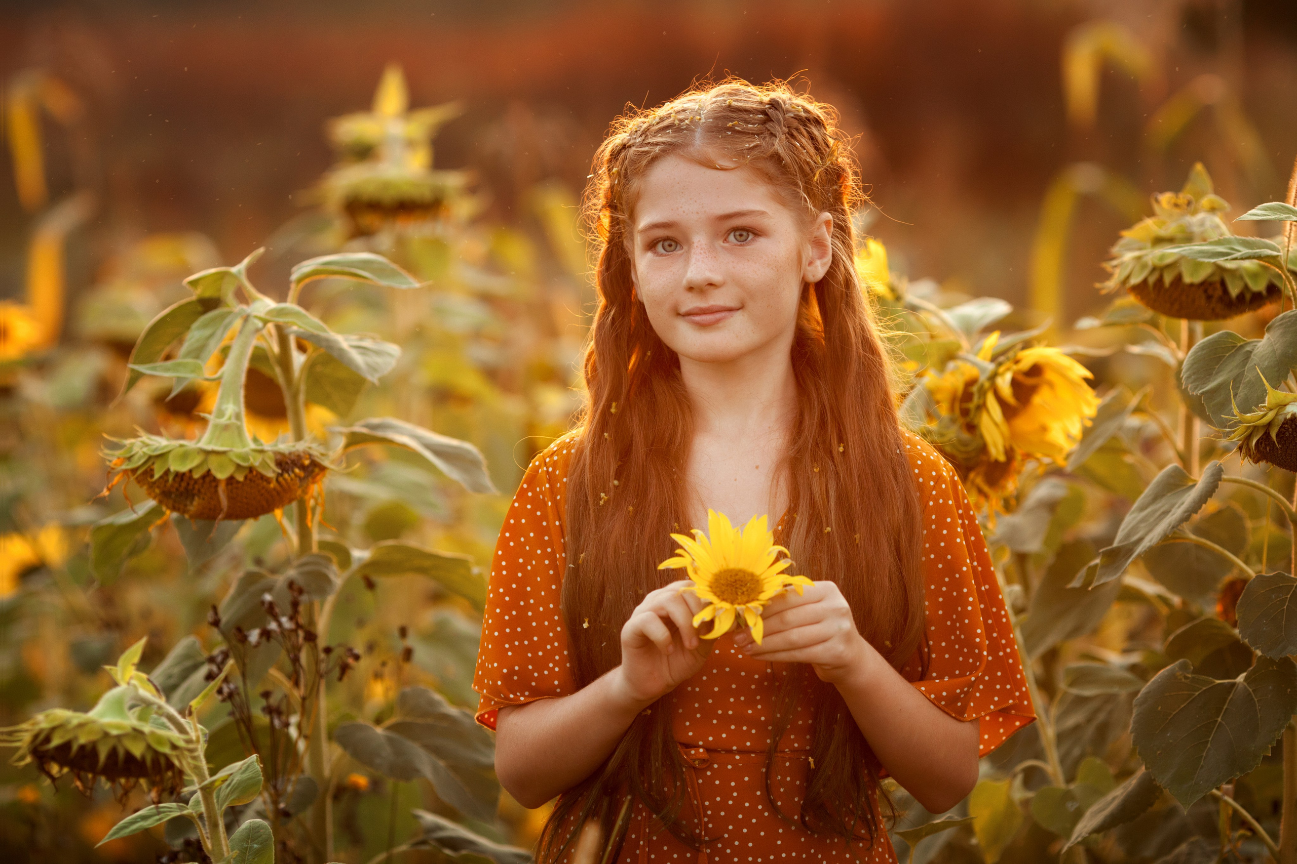 Лера с семками. Фотограф Антонина Свешникова. ВЫПУСКНЫЕ ФОТОКНИГИ для детских садов и школ. Москва, Владимир