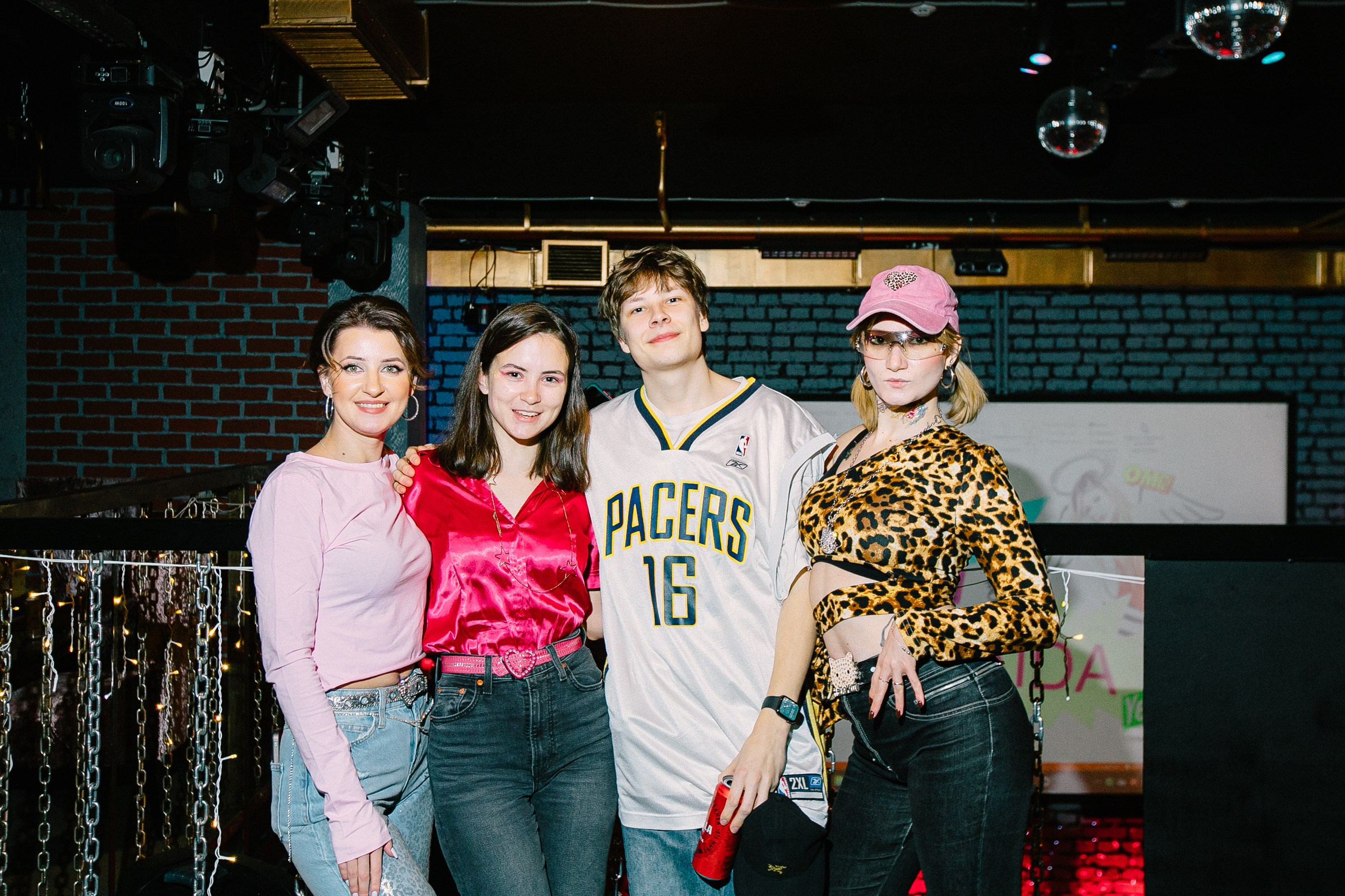 Вечеринка в стиле 00-х. Женский и репортажный фотограф Москва Натали Смирнова