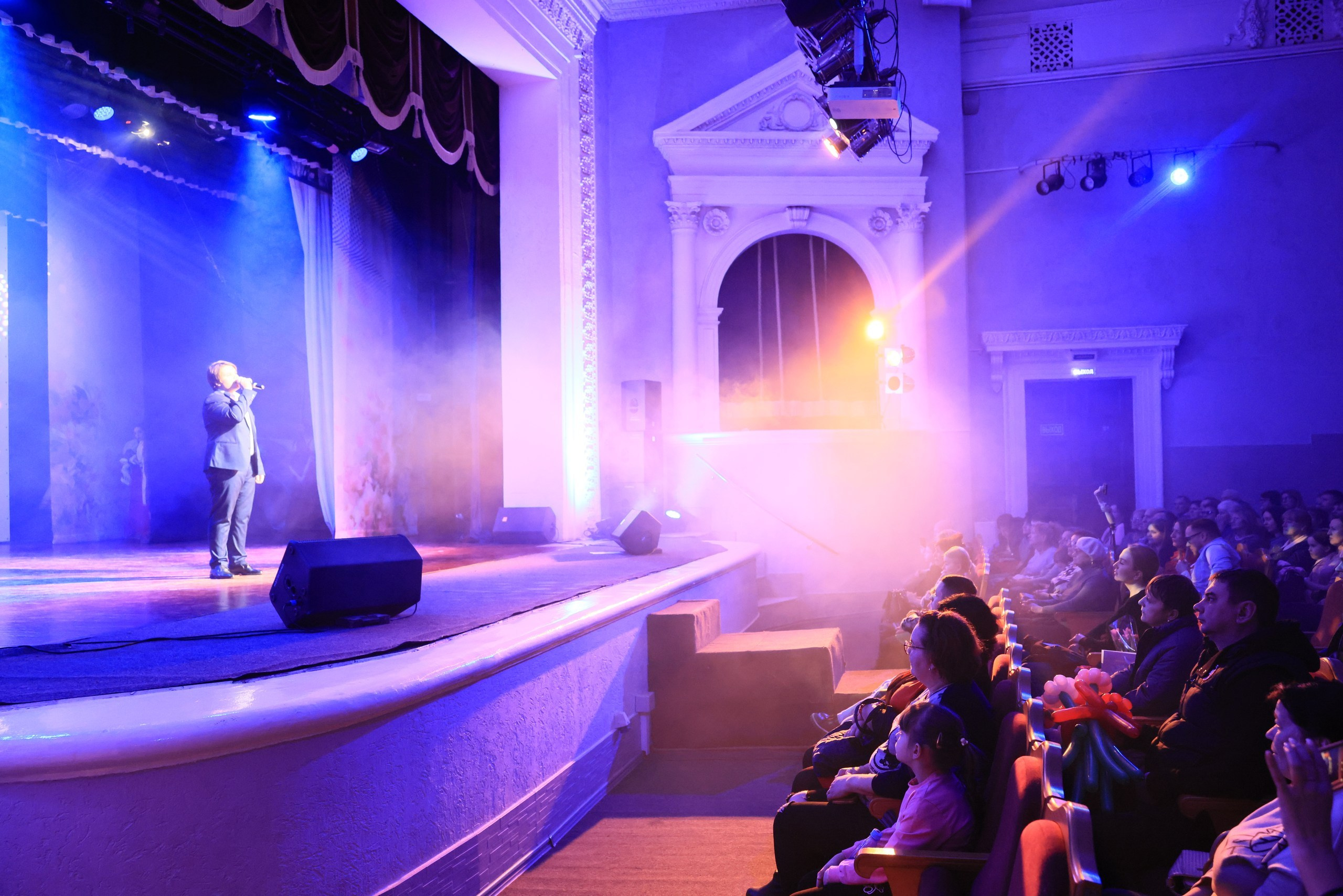 Концерт к 8 Марта в ДК «Металлург» г. Тула. Фотограф в Туле Крупский АнДРей. Фотостудия «КАДР71» в Туле