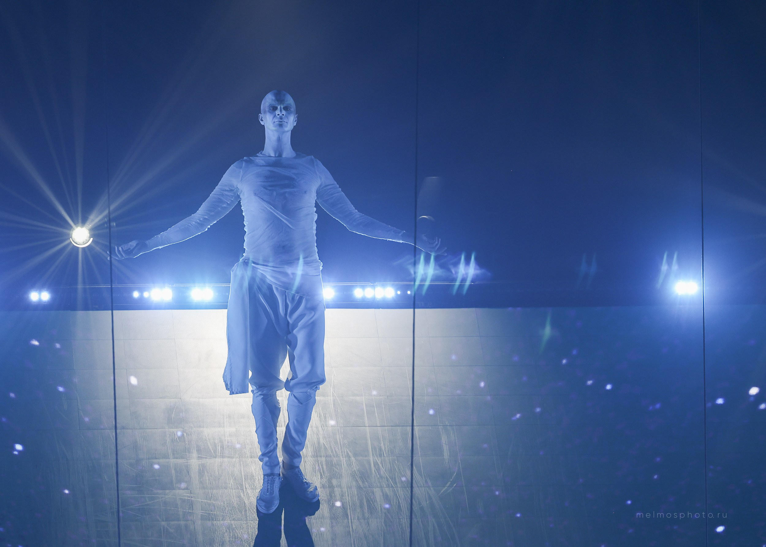 АНТИГРАВИТАЦИЯ. Репортажный, архитектурный, театральный и файн-арт фотограф Лена Мельникова в Москве