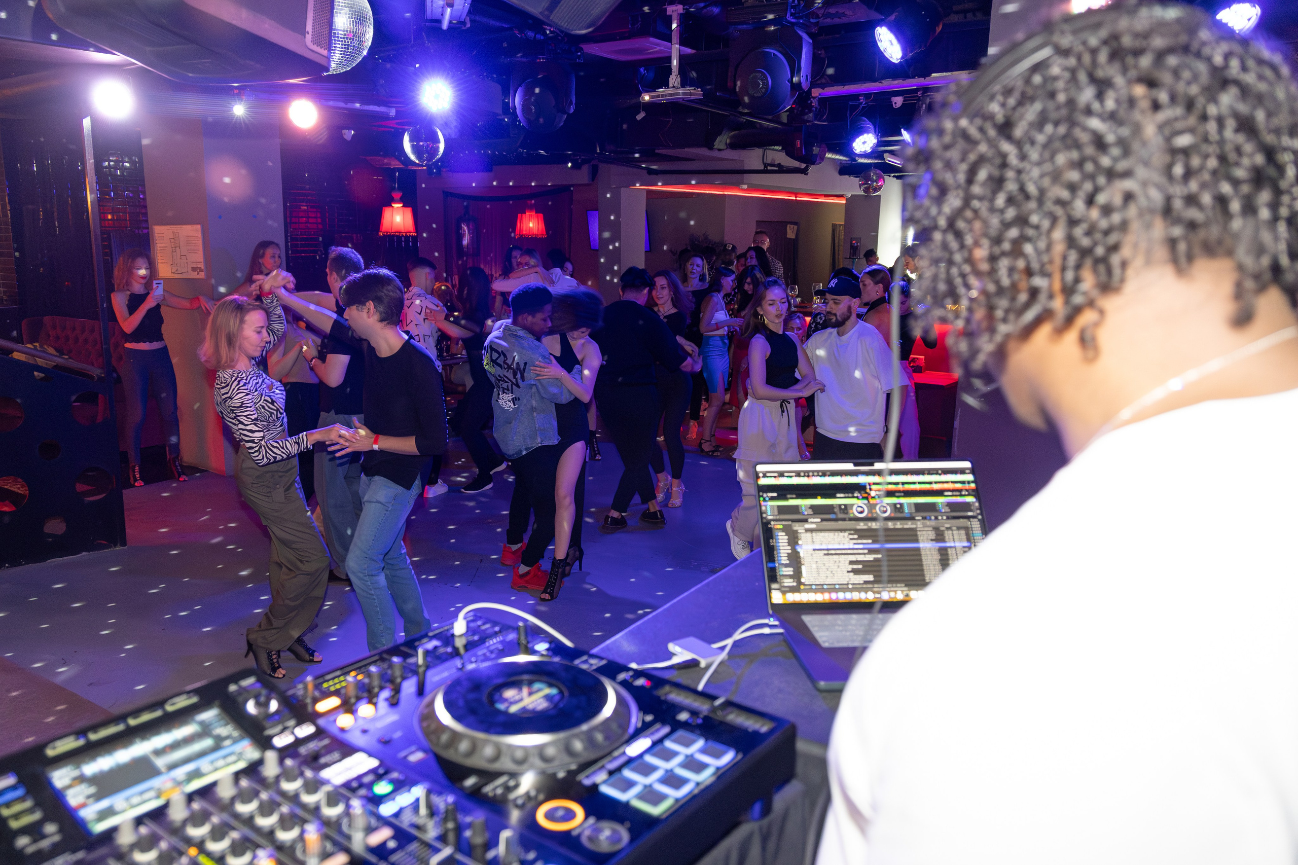 Клуб. Photomantis