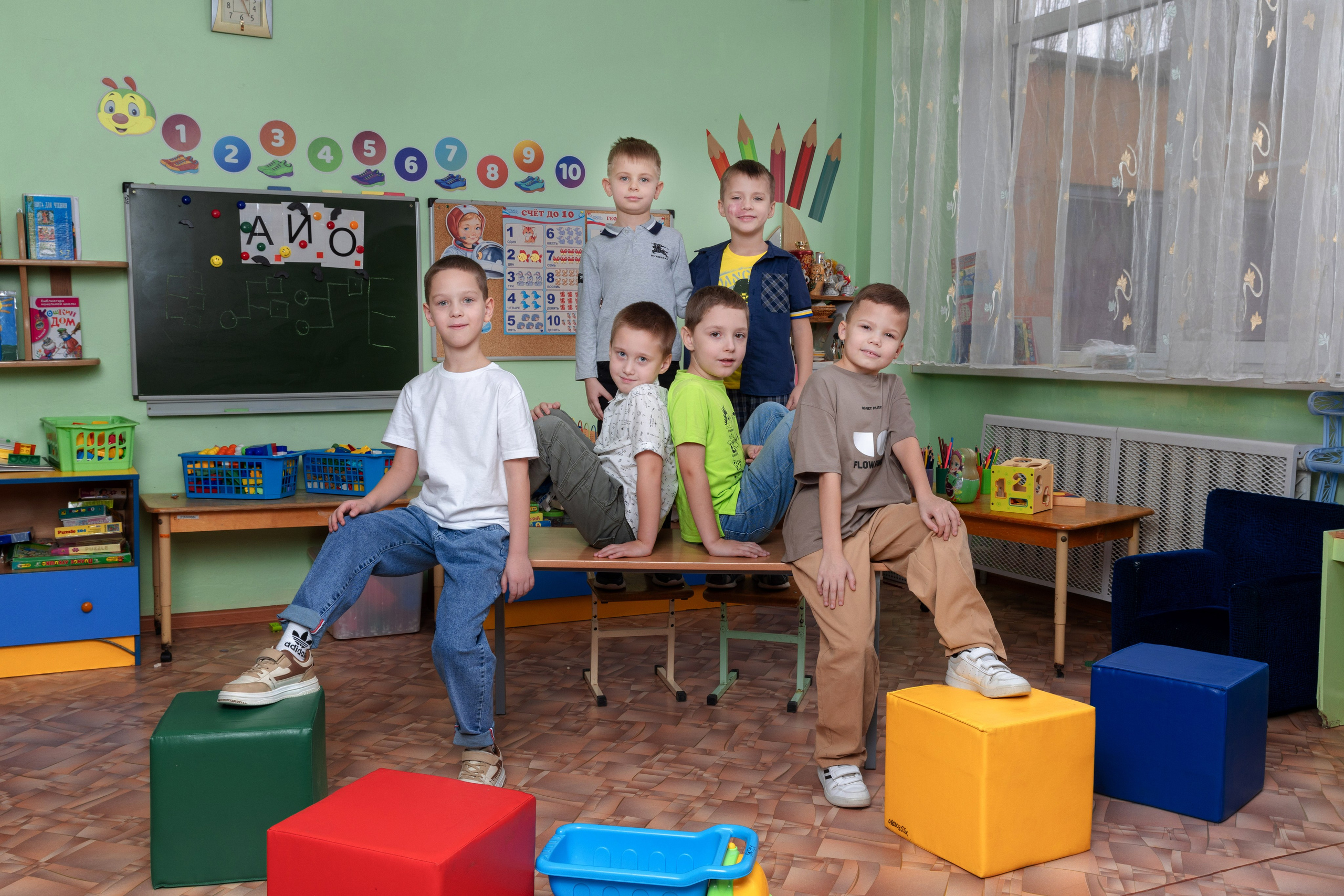 Детские сады. Выпускные школьные фото­альбомы для школ и детских садов в Волгограде и Волжском