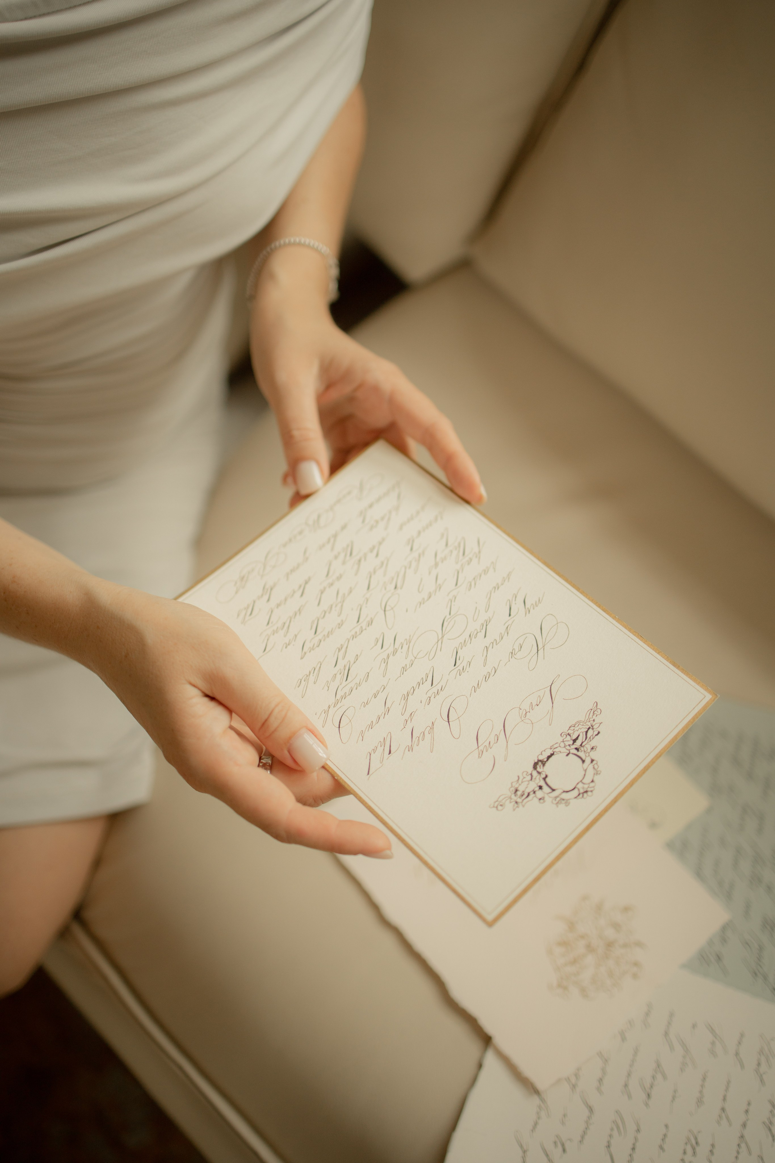 Каллиграфия. Женский фотограф Истра