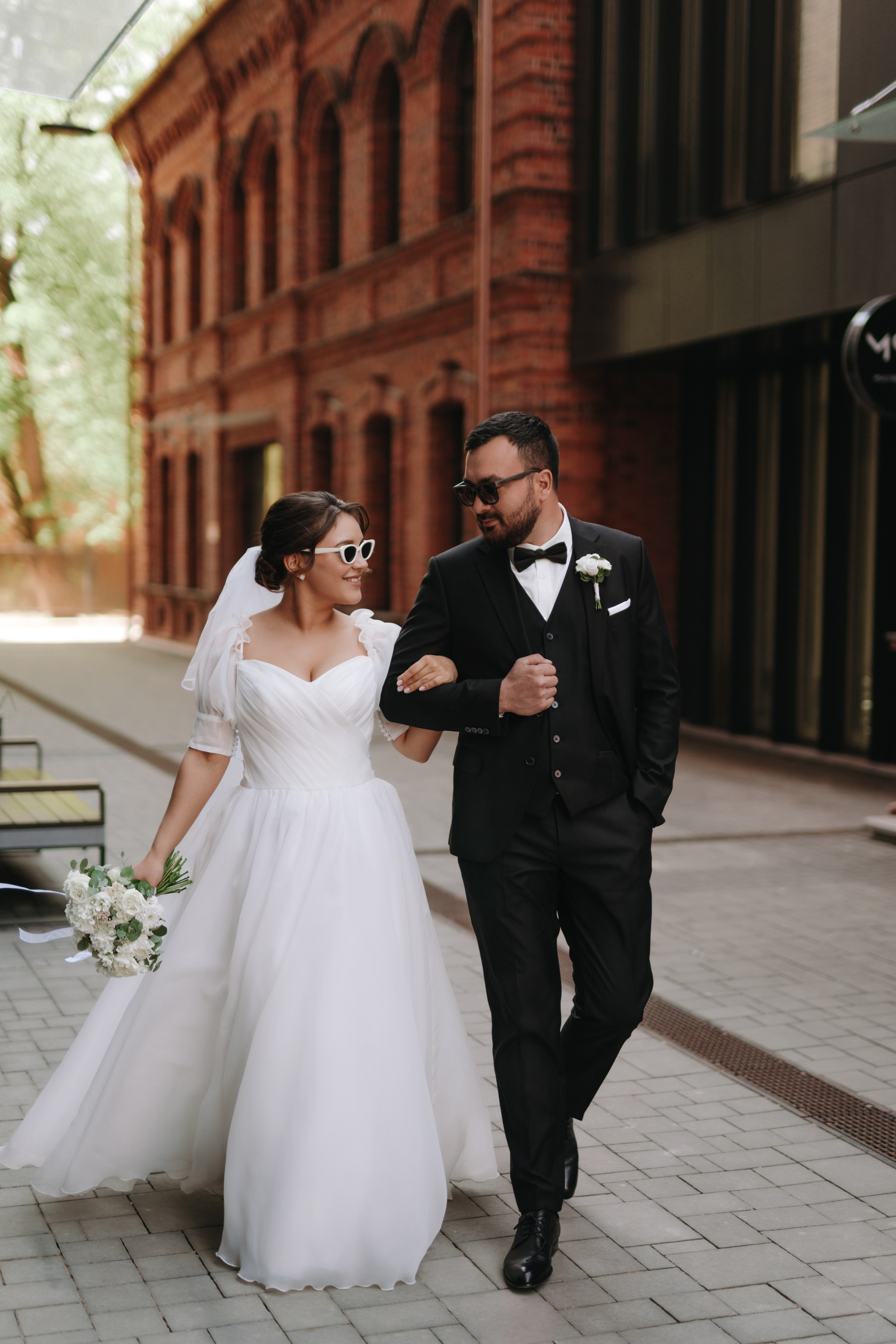 Свадебная фотосессия Радика и Дианы — Уфа, Nesterov Plaza, ЖК Империал, Президент Отель, шатёр М5