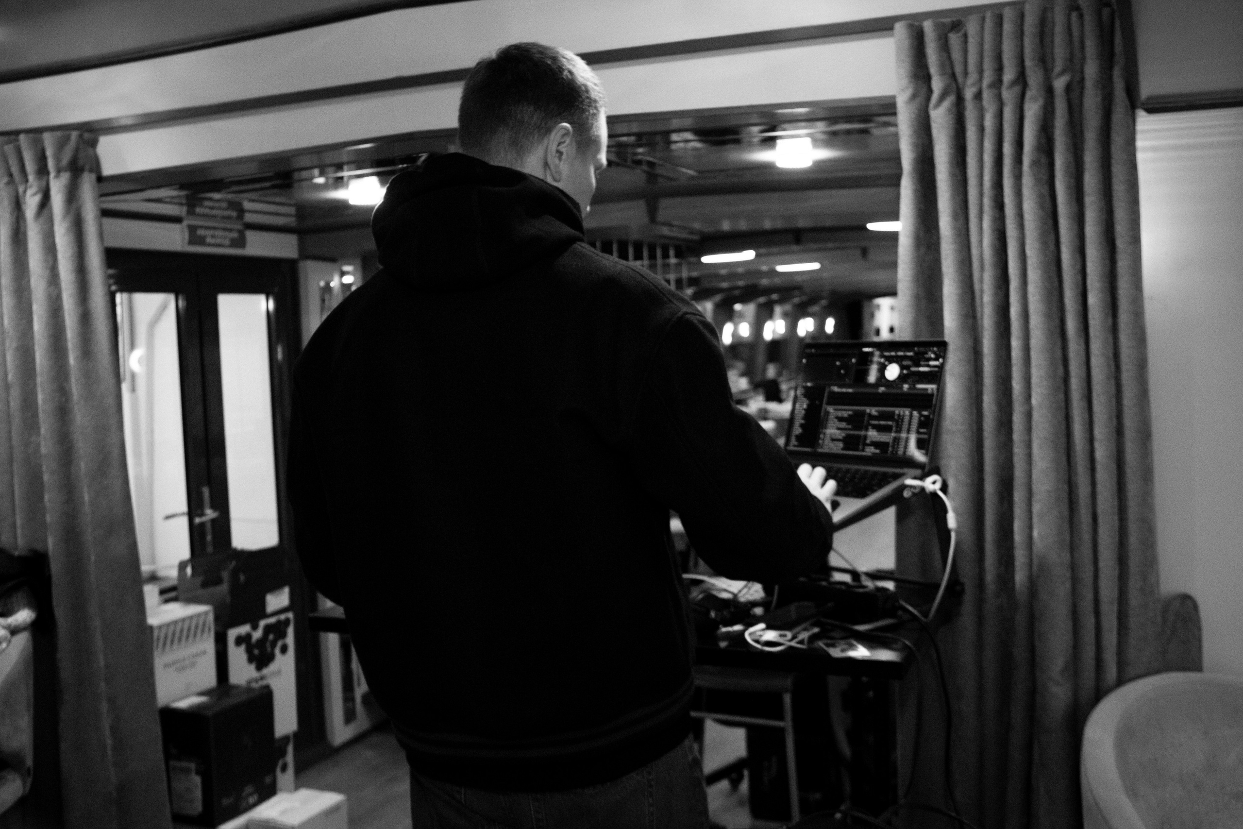 Съемка для сайта аренды катеров в Санкт-Петербурге, подготовка к свадебной прогулке по рекам и каналам. Фотограф в Санкт-Петербурге Смирнова Диана