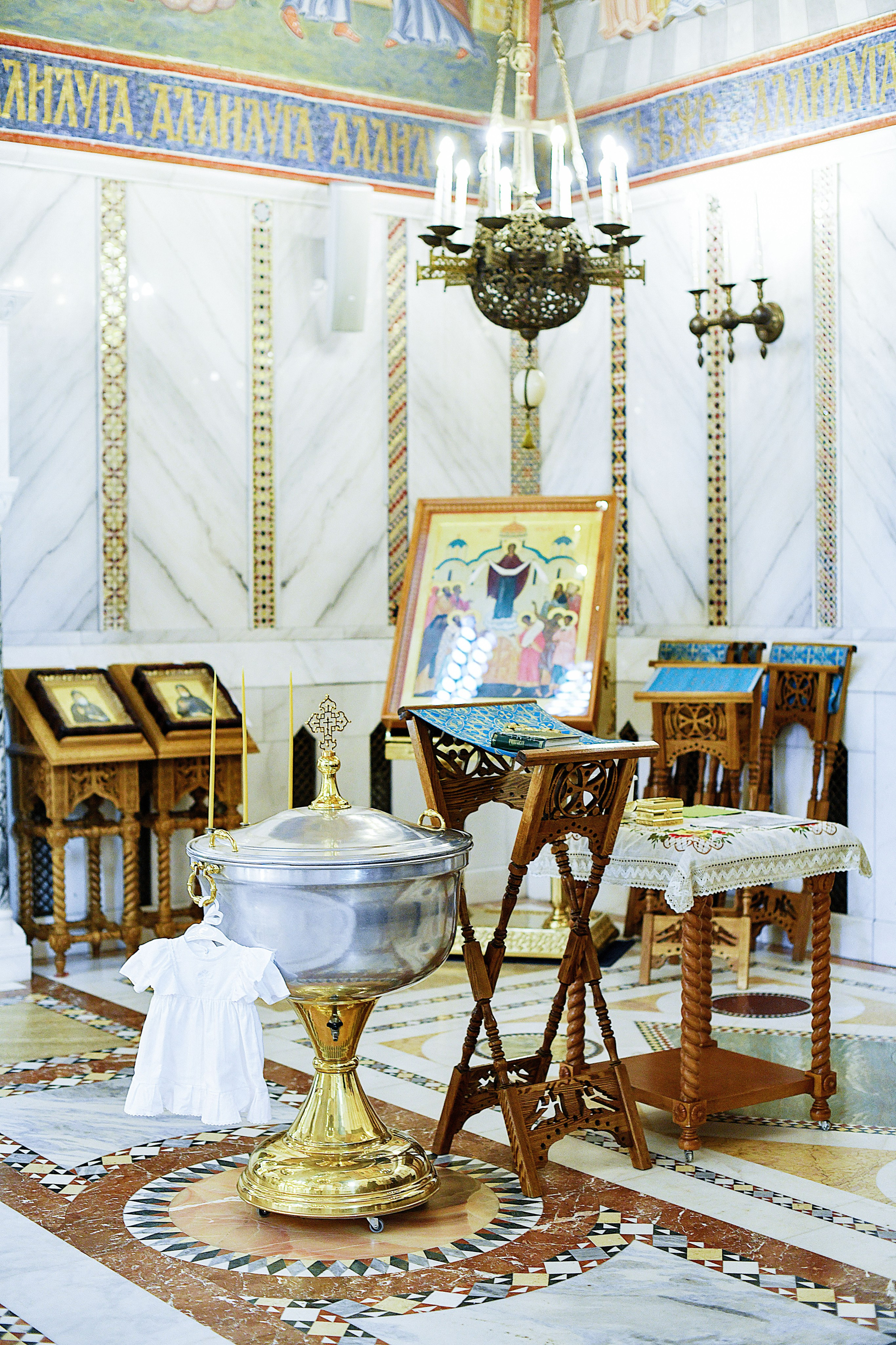 Крещение Марии. Церковь Покрова Пресвятой Богородицы в Ясенево. Свадебный и портретный фотограф в Москве Галина Борисова