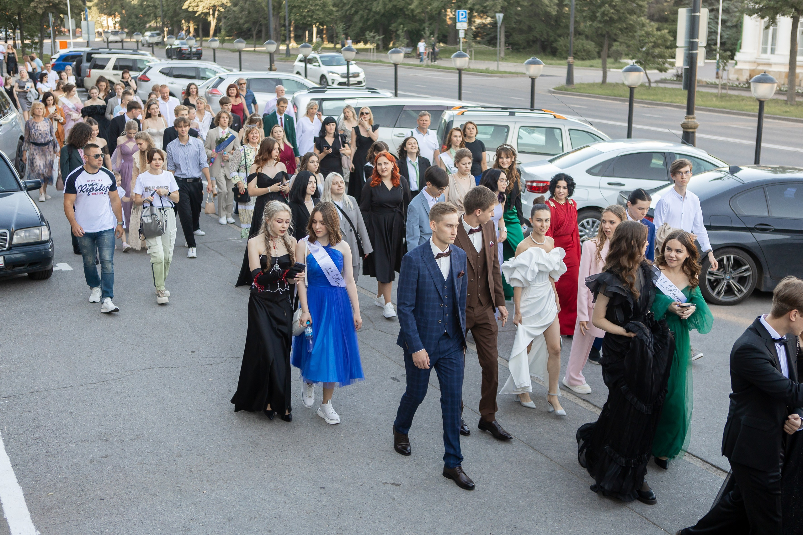 Выпускной Гимназия 12 2024 г. Свадебный и портретный Фотограф в Липецке Дмитрий Котюков