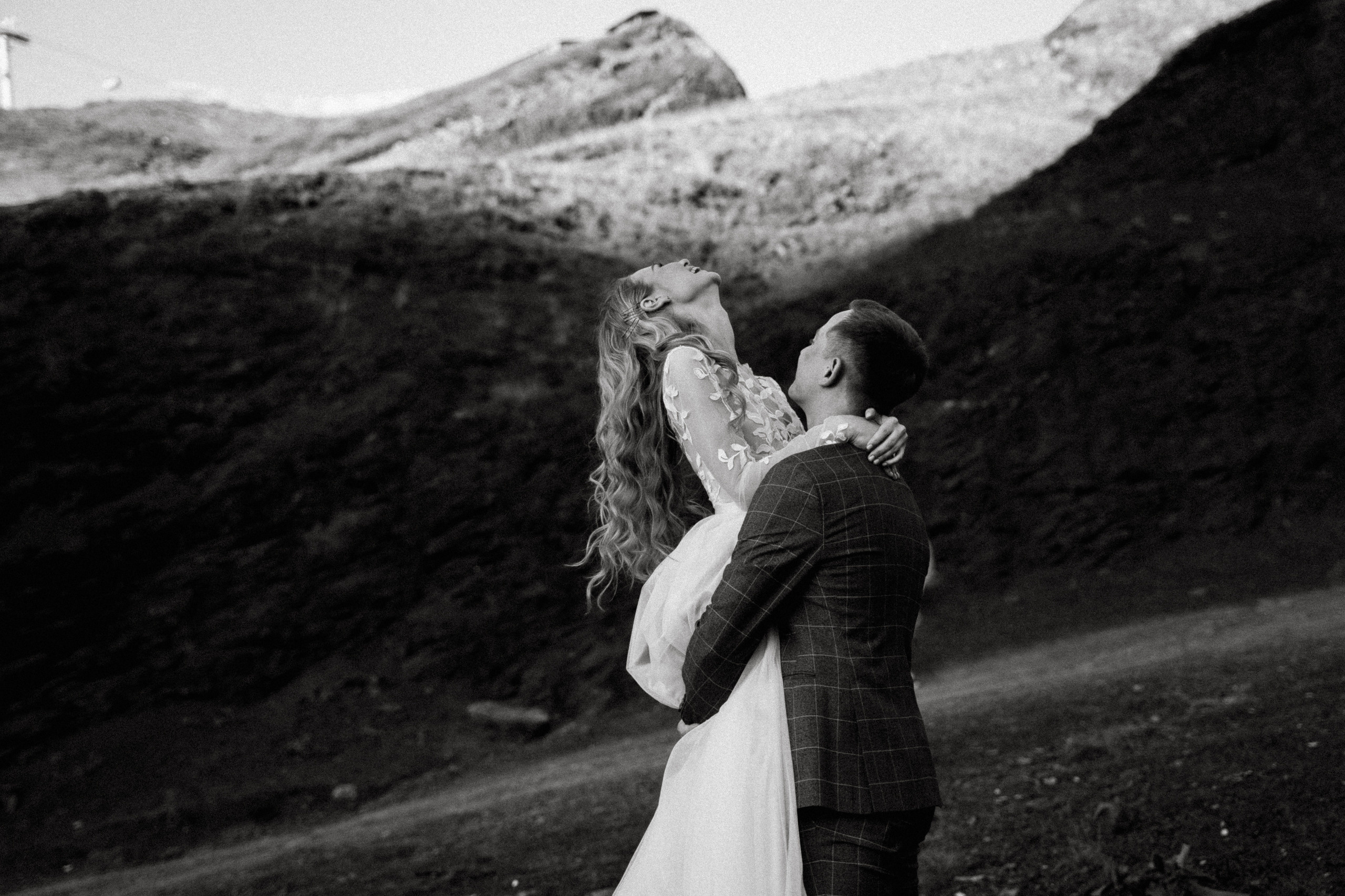 «ОНА мое солнце». Elopement Wedding Photographer