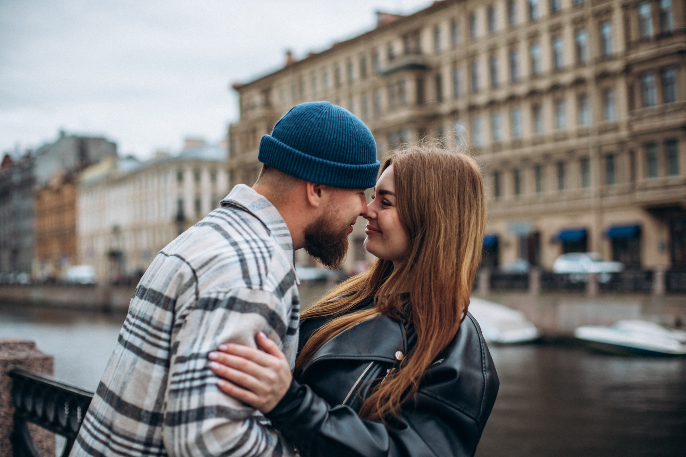 Владимир и Екатерина в октябре. Фотопрогулка в Петербурге. Индивидуальный и семейный фотограф в Санкт-Петербурге