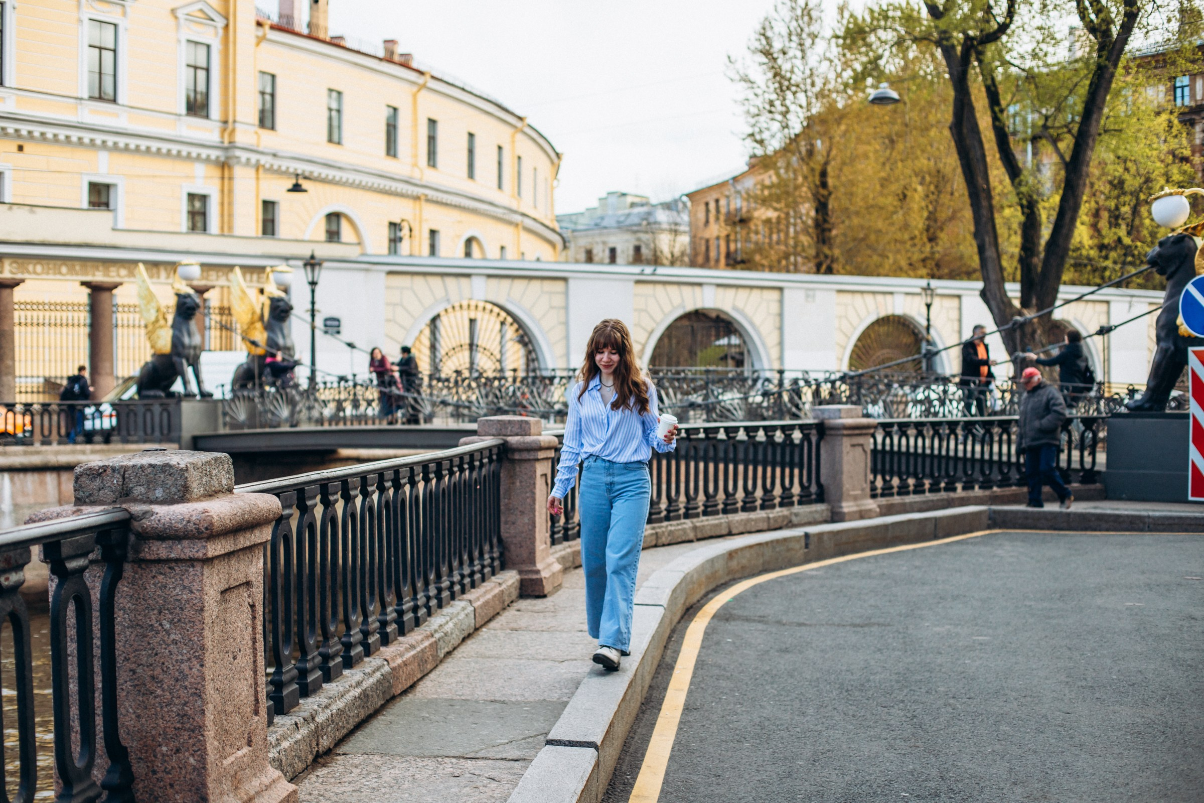 Азалия в мае. Фотопрогулка в Петербурге. Индивидуальный и семейный фотограф в Санкт-Петербурге