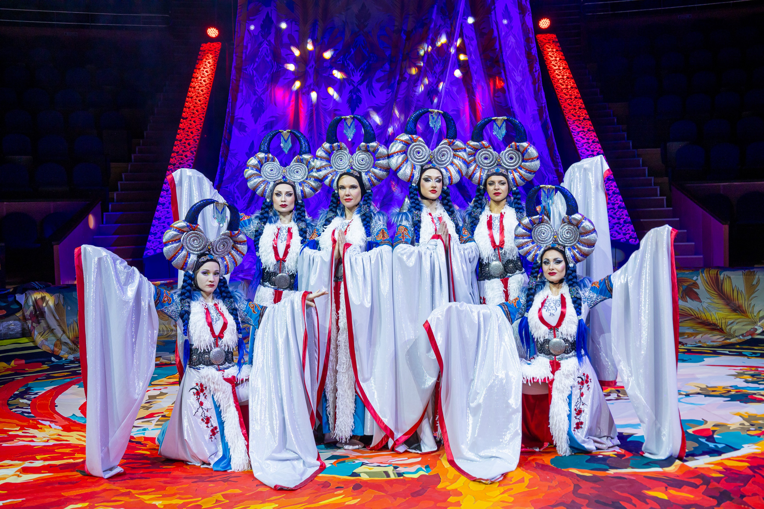 Цирк Жар Птица. Афиша. Семейный и Свадебный фотограф в Сочи