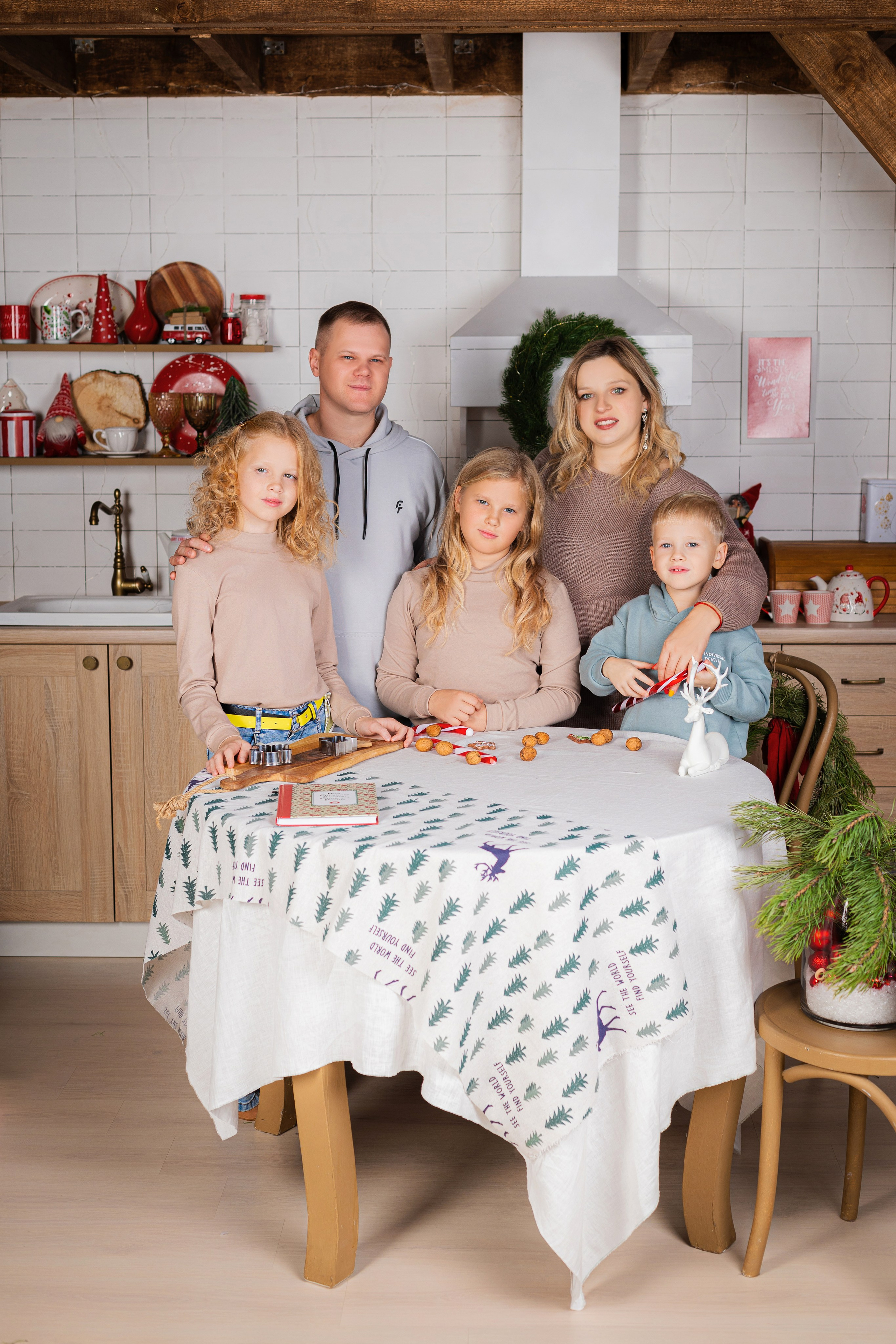 Анна, Игорь, Влада, София и Глеб. Фотограф ВИКА МЕДУЗА