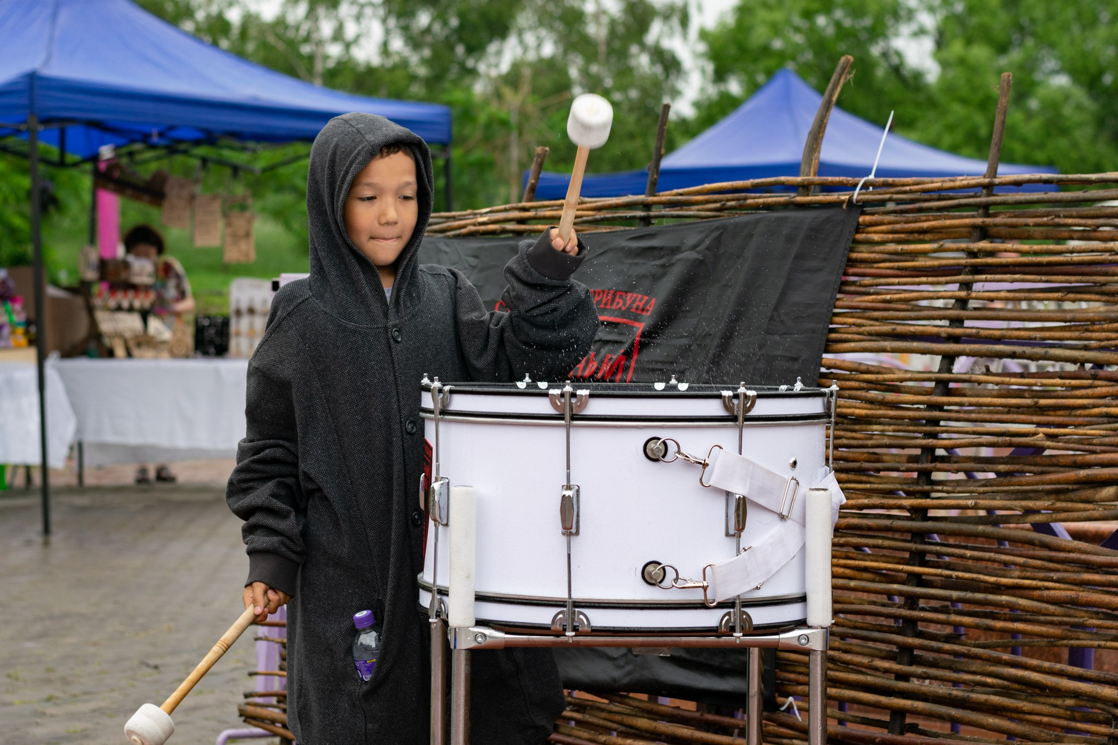 Антон Курдюмов фотограф в Хабаровске Рина Курдюмова фото27 foto27 Антон Дорофеев репортажный репортаж документалист Тони и Рина фотосоздатели День молодежи по-русски Хабаровск кинотеатр