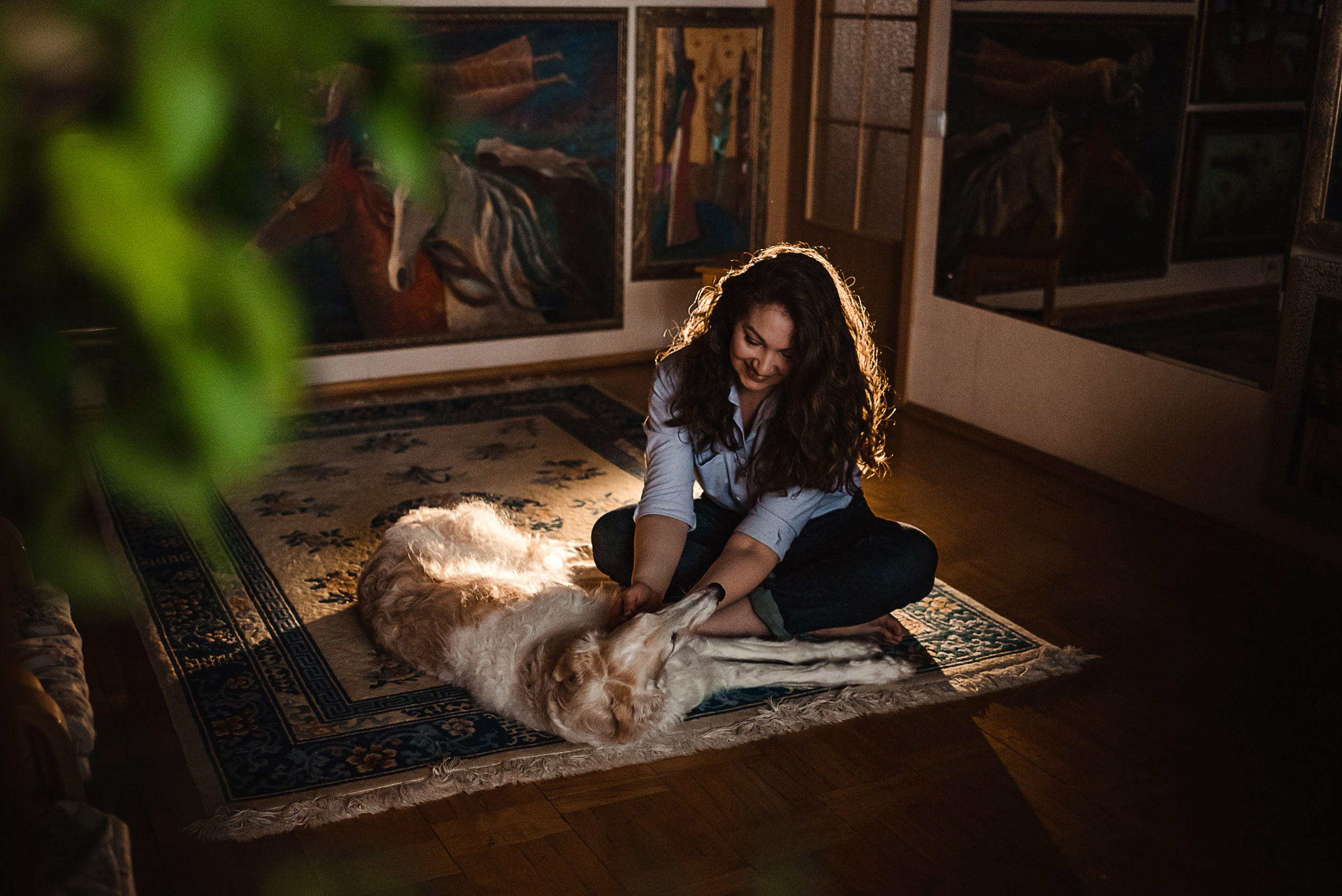 Квартира с картинами. Алиса, Андрей и их пушистая семья. Семейный Фотограф в Москве Ирина Хохлова