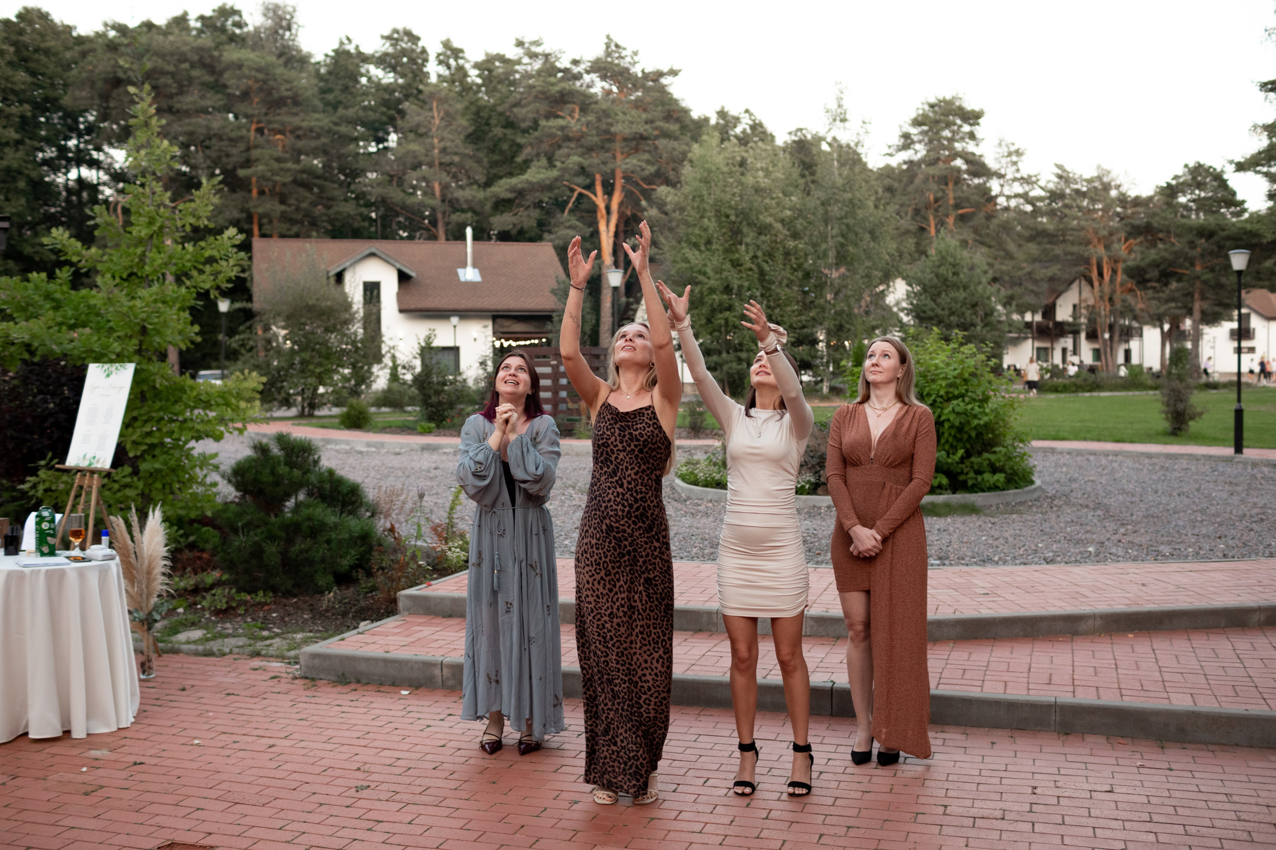 Свадебная фотопрогулка в Пушкине. Свадебный фотограф Кирилл Белый