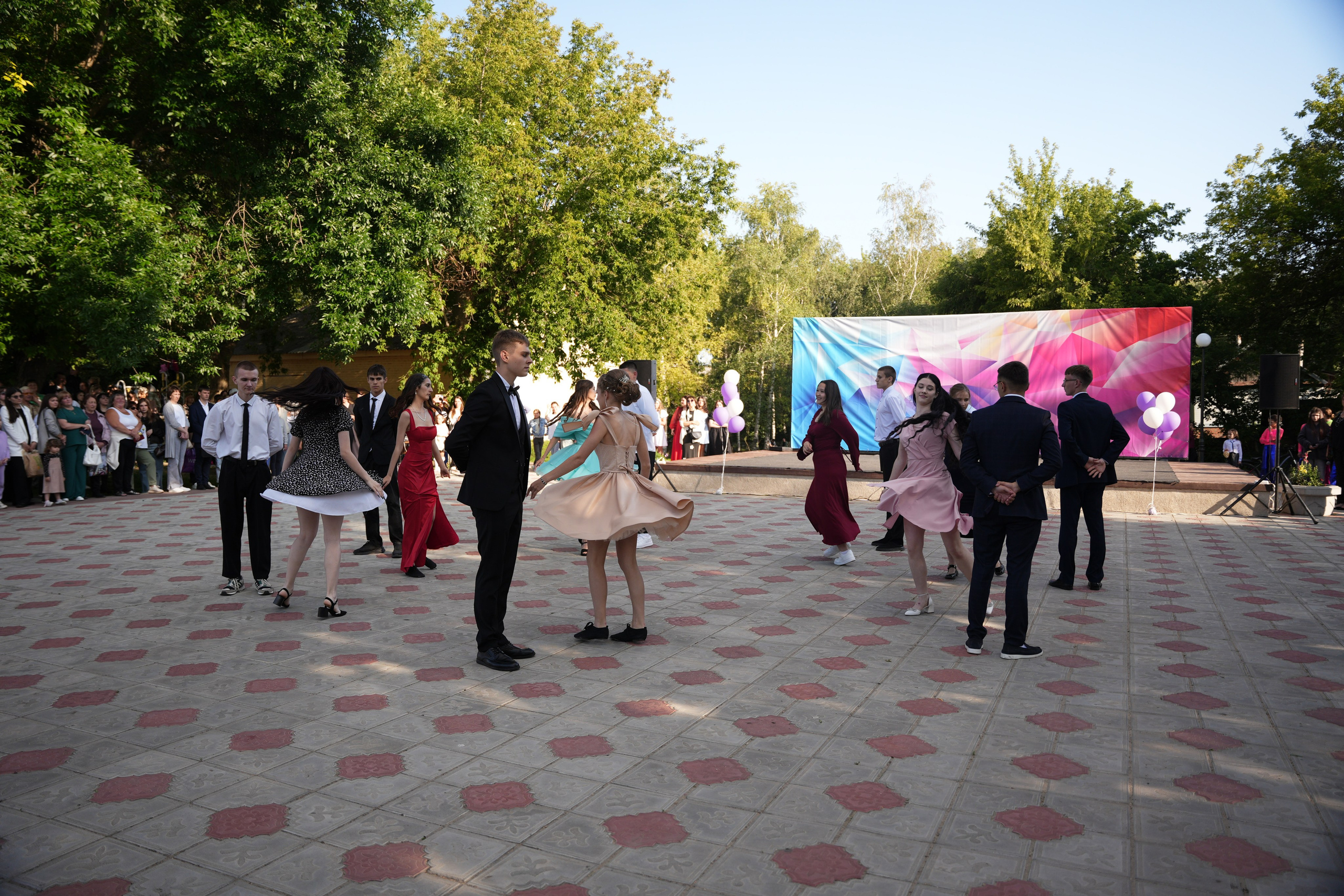 Выпускной в парке. Ольга Плаксина фотограф в Саратове