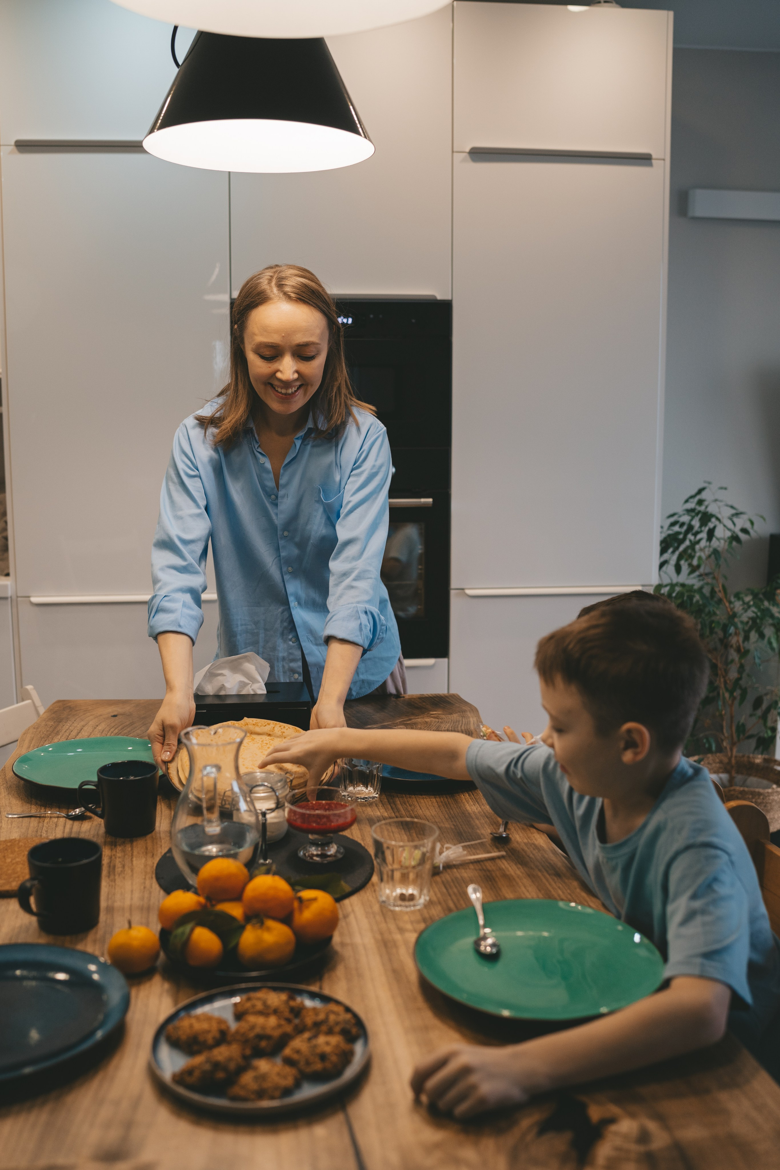 Новогодняя семейная съемка с двумя детьми. Фотограф Екатерина Канчалаба