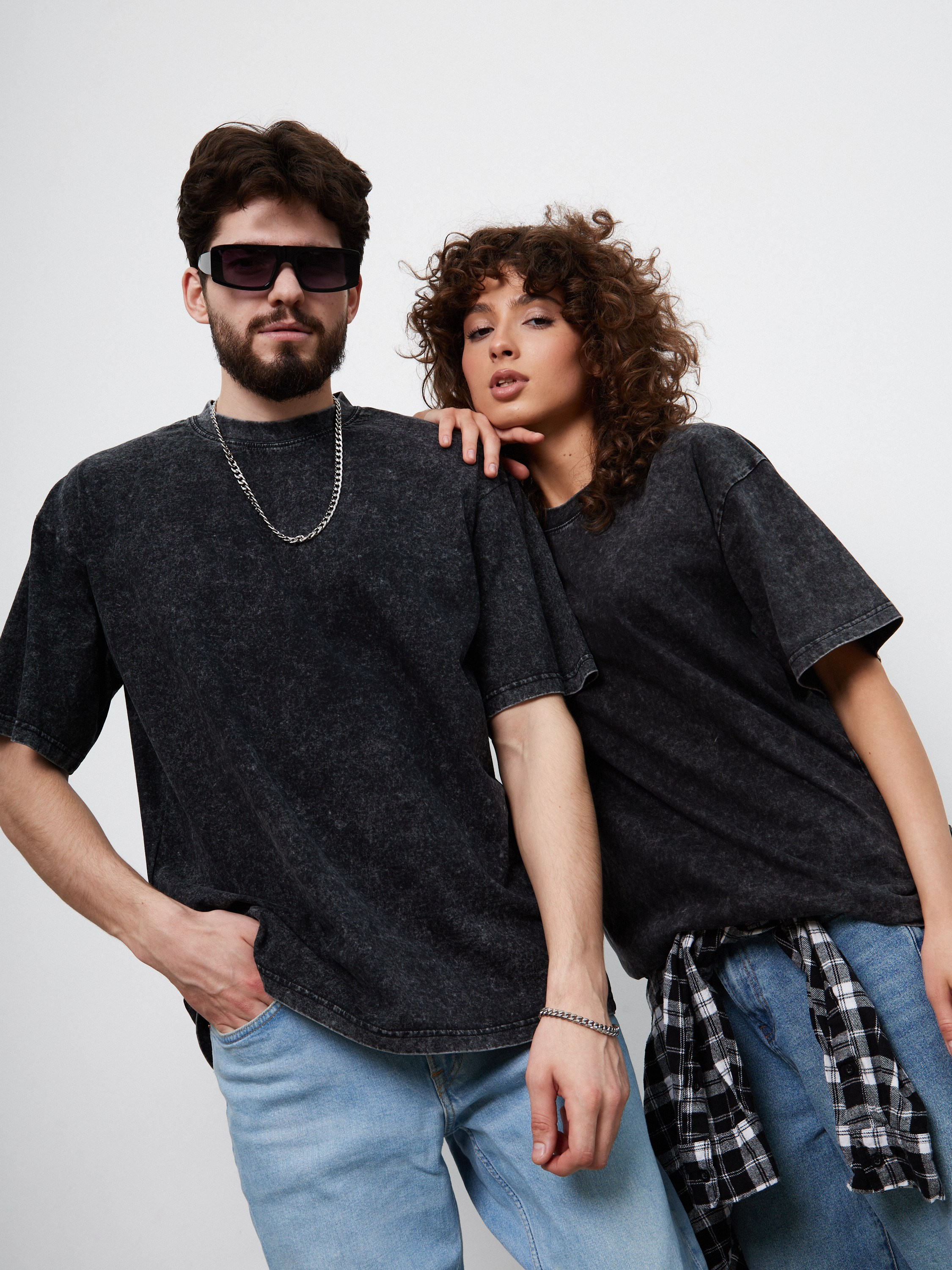 Фотосъемка футболок тай дай Екатеринбург Wildberries ВБ Ozon Озон фотосессия одежды Екб заказать цена фотосъемка товара WB варенки Екб. Фотограф Екатеринбург Анастасия Жерновская | Маркетплейсы и нейрофото