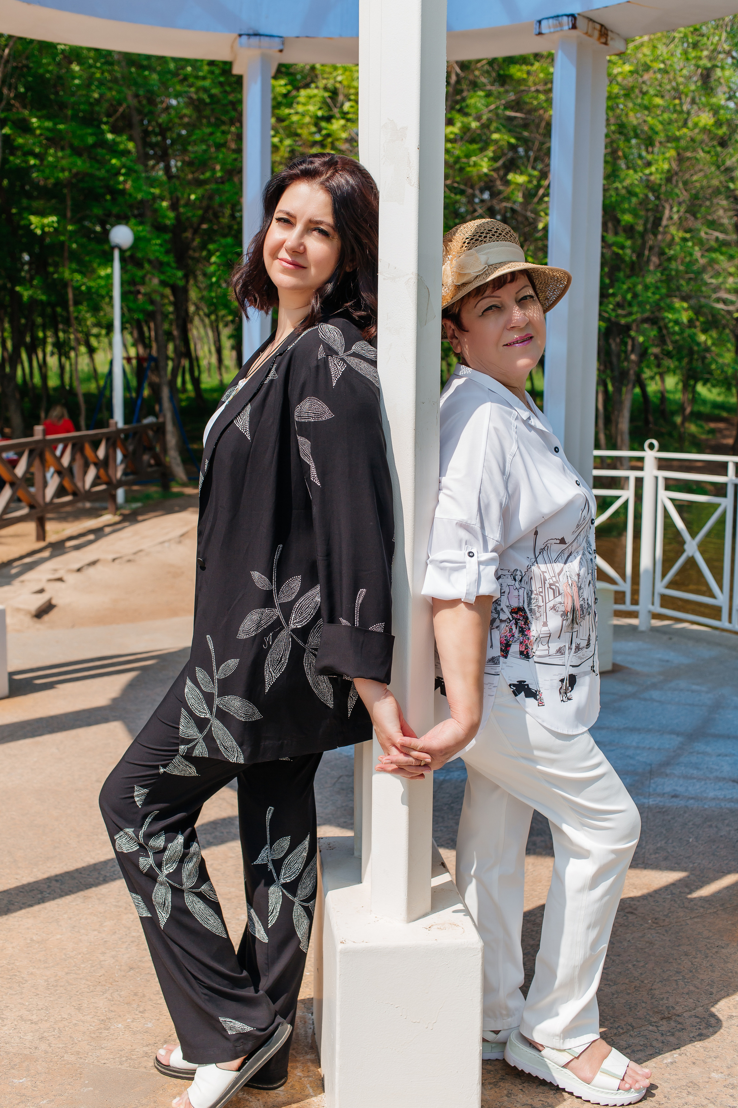 Прогулочная фотосессия Оли и её мамы. Женский фотограф в Оренбурге Ирина Заводчикова