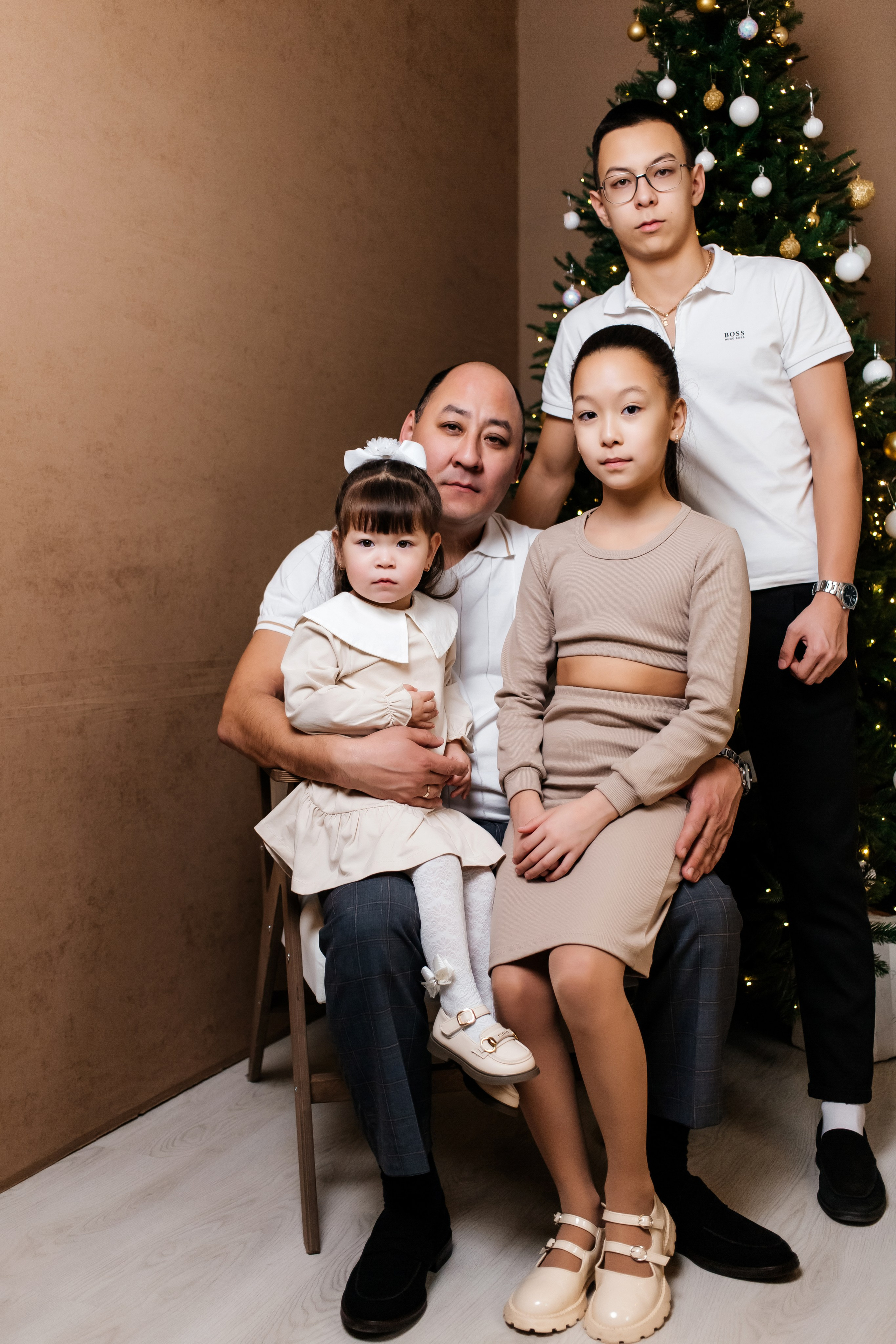 Альмира семейный новый год. Женский фотограф в Оренбурге Ирина Заводчикова