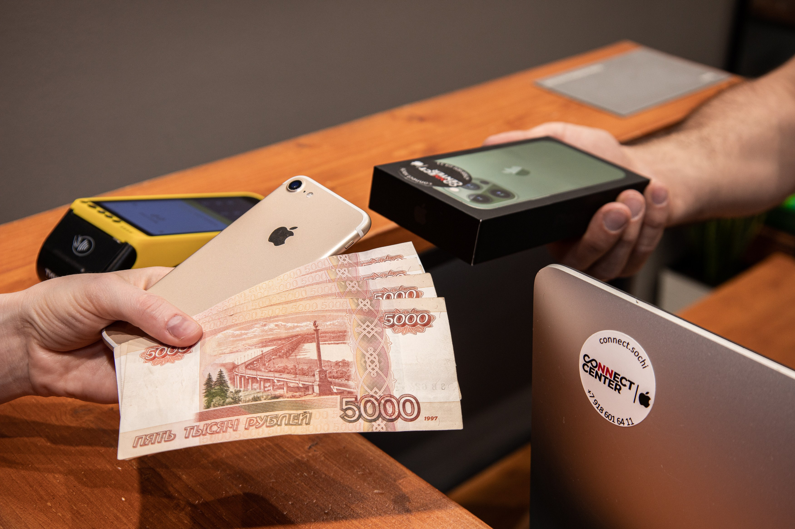 Салон Сотовой связи. Семейный и Свадебный фотограф в Сочи