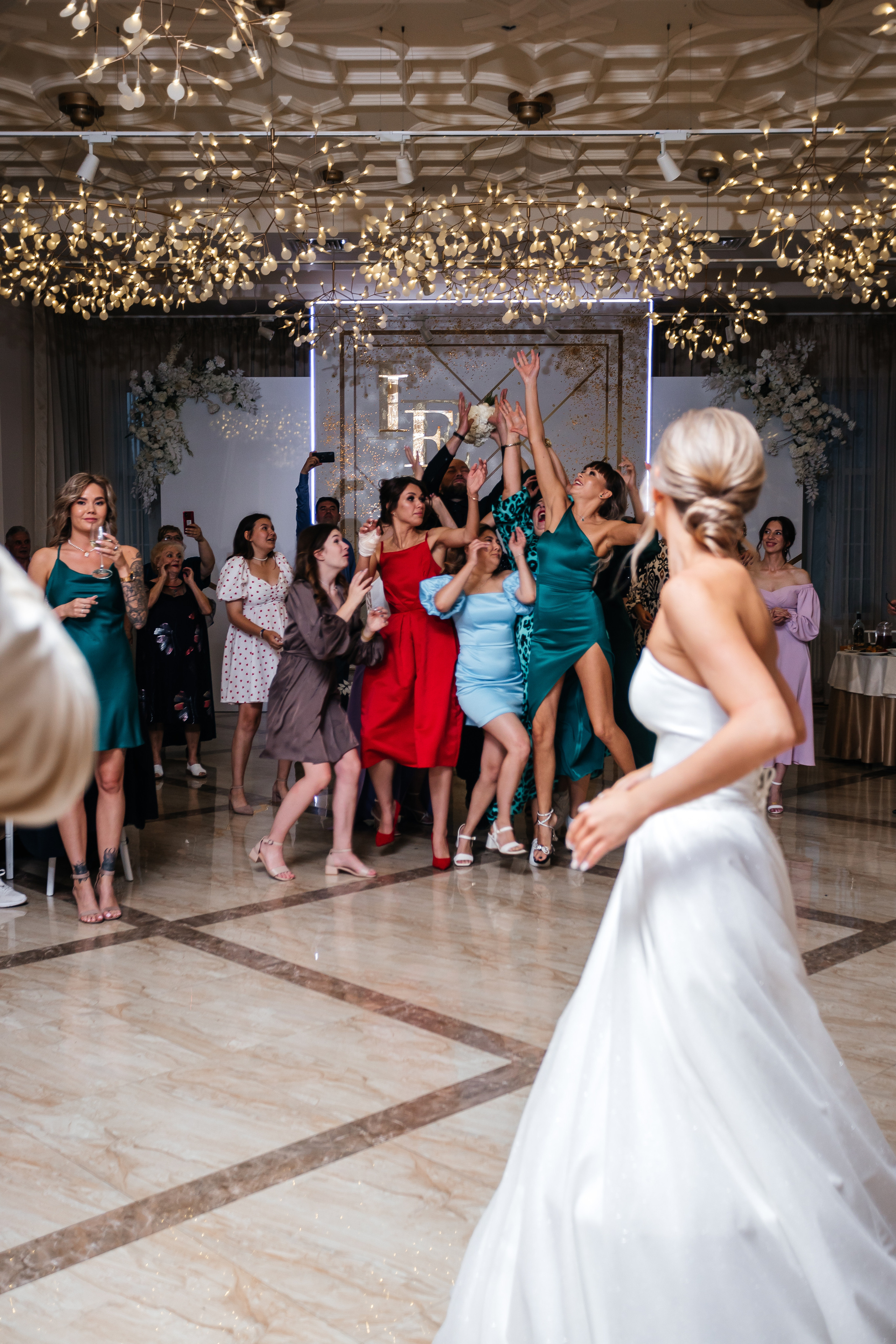 Фотосъёмка свадьбы. Иван и Елизавета. Ресторан «Мечты». Александр Оношкин. Свадебный фотограф в Екатеринбурге