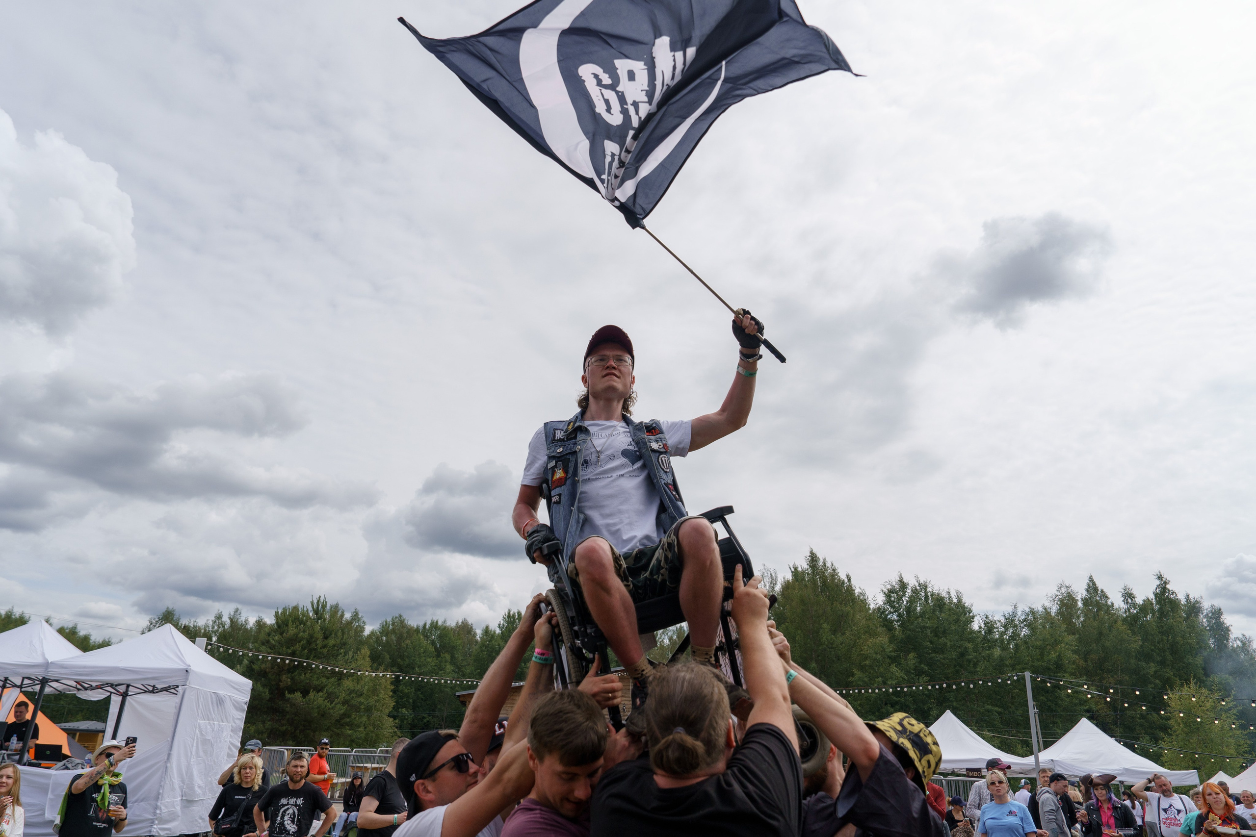 Фотоотчет с главного панк-рок фестиваля страны Anti-Party 2025. Фотограф Николай Прокофьев модельные тесты в Москве