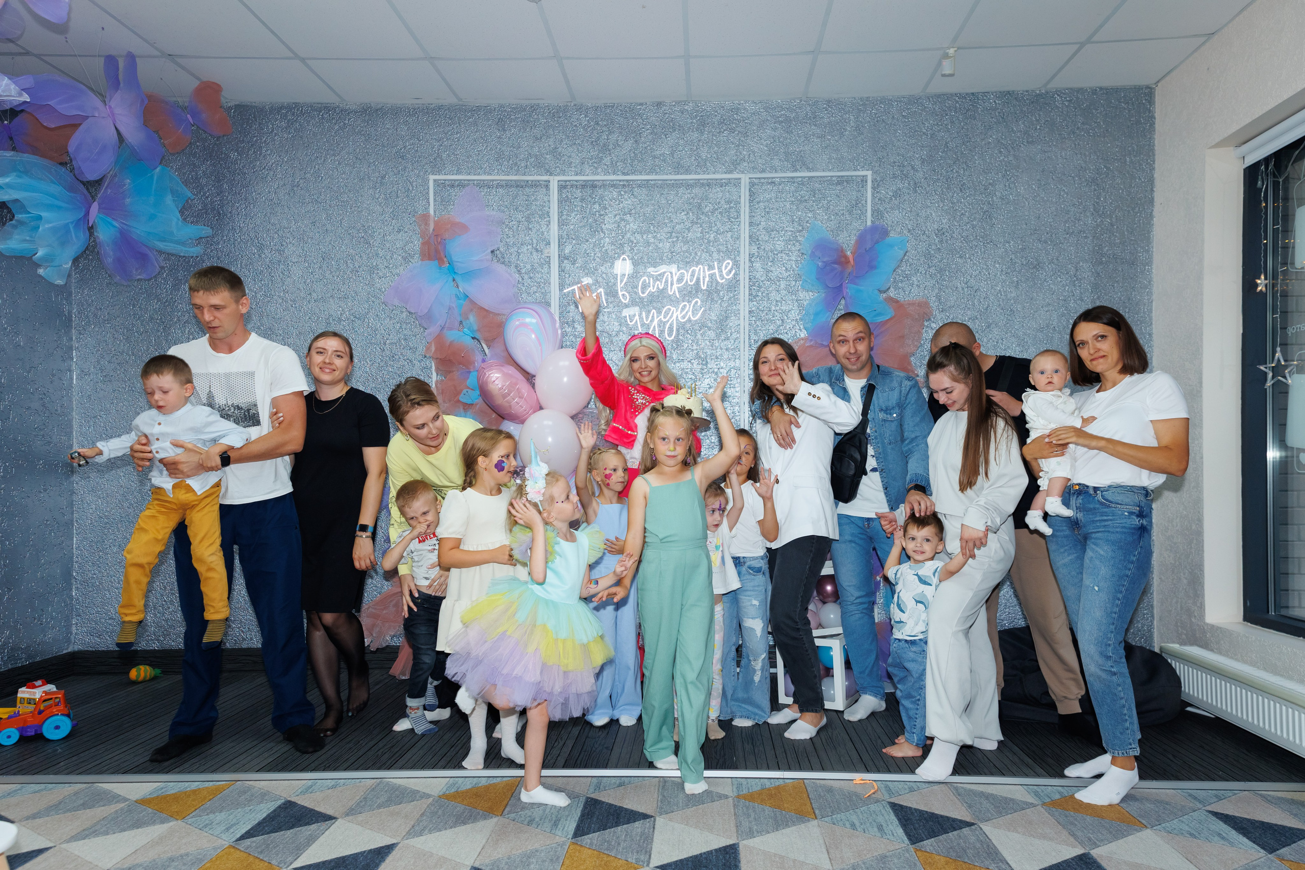 Детский лофт Алиса в стране чудес. Женский фотограф в Новосибирске Наталья Гресь