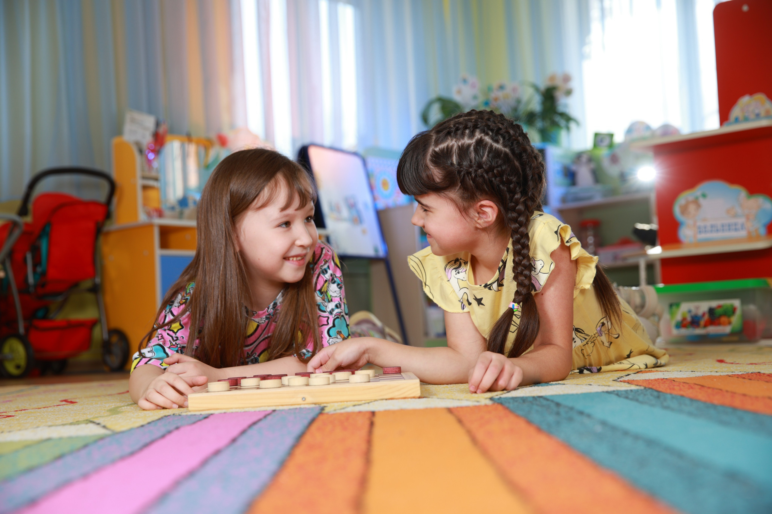 Цены на выпускные альбомы для детских садов в Красноярске от AlbomKras 📚💎. AlbomKras -выпускные альбомы Красноярска с авторским дизайном и качественной фотосъемкой! ⭐⭐⭐⭐⭐ 5.0