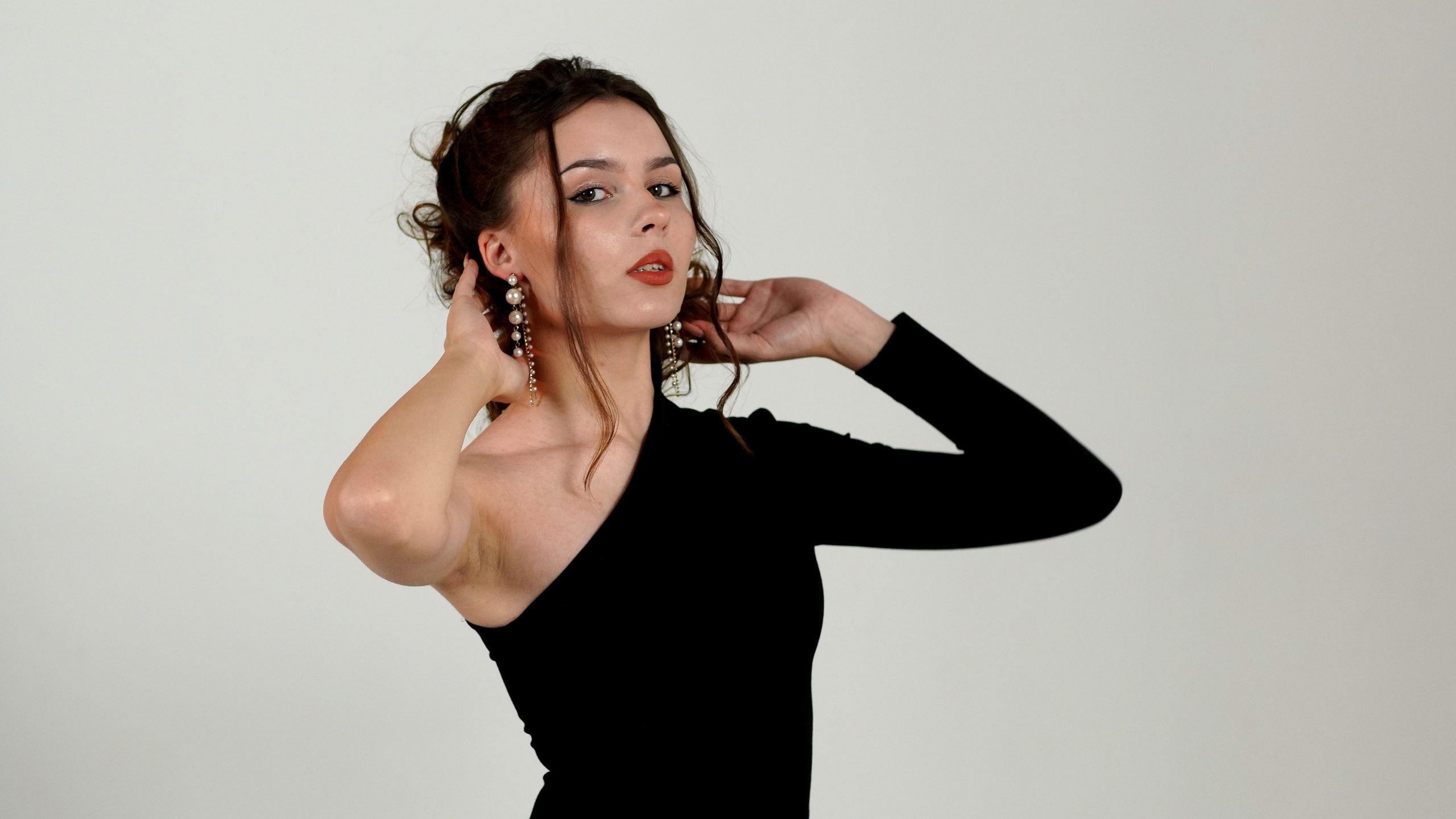 Фотосессии с моделью для маркетплейсов. Коллекции одежды, украшений, аксессуаров. Свадебный видеограф и фотограф в Пензе Виталий Гинзбург