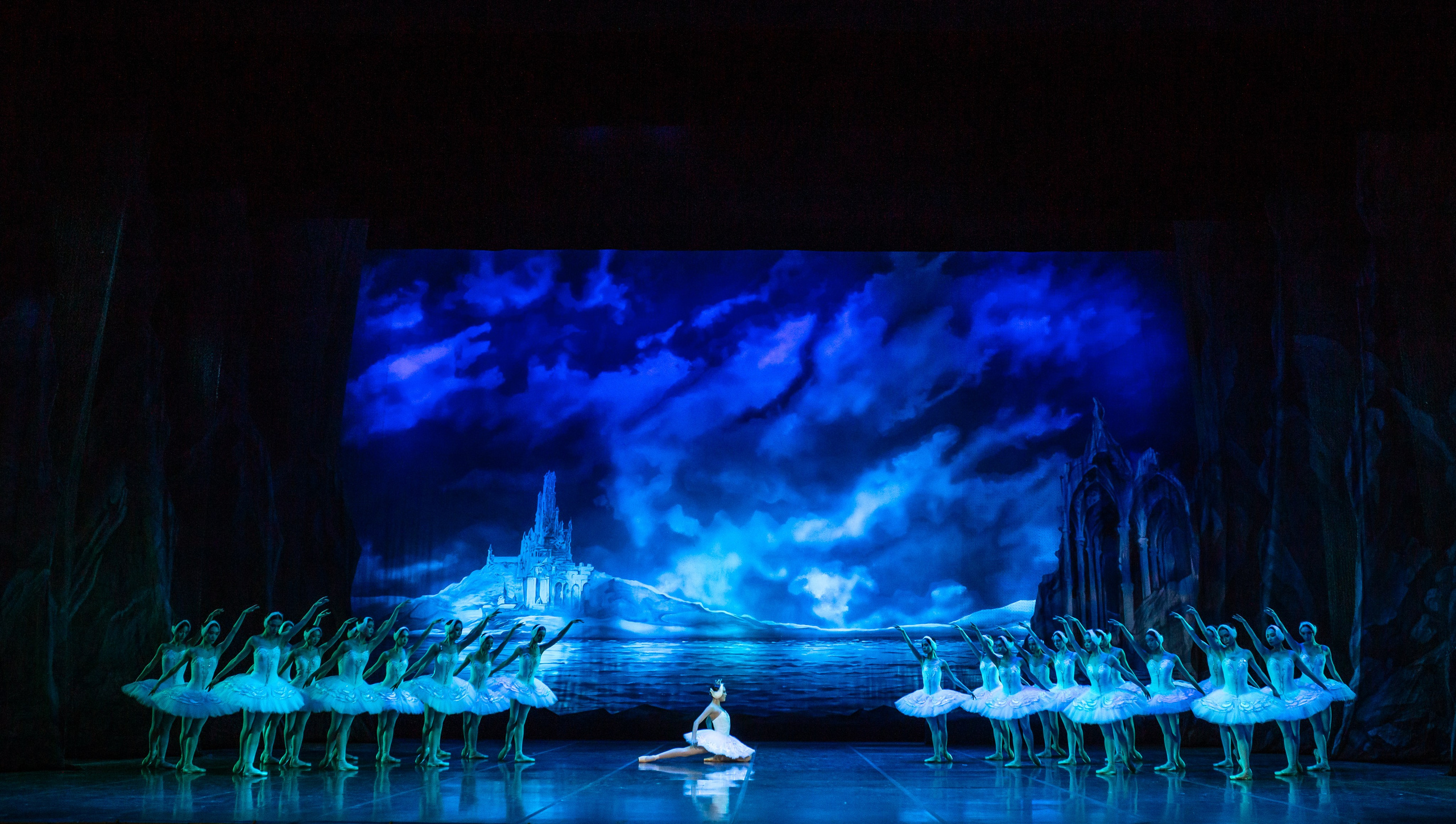 «Лебединое озеро» ГАТОБ г. Алматы 2024. Jora Abramov | Коммерческий и репортажный фотограф в Алматы