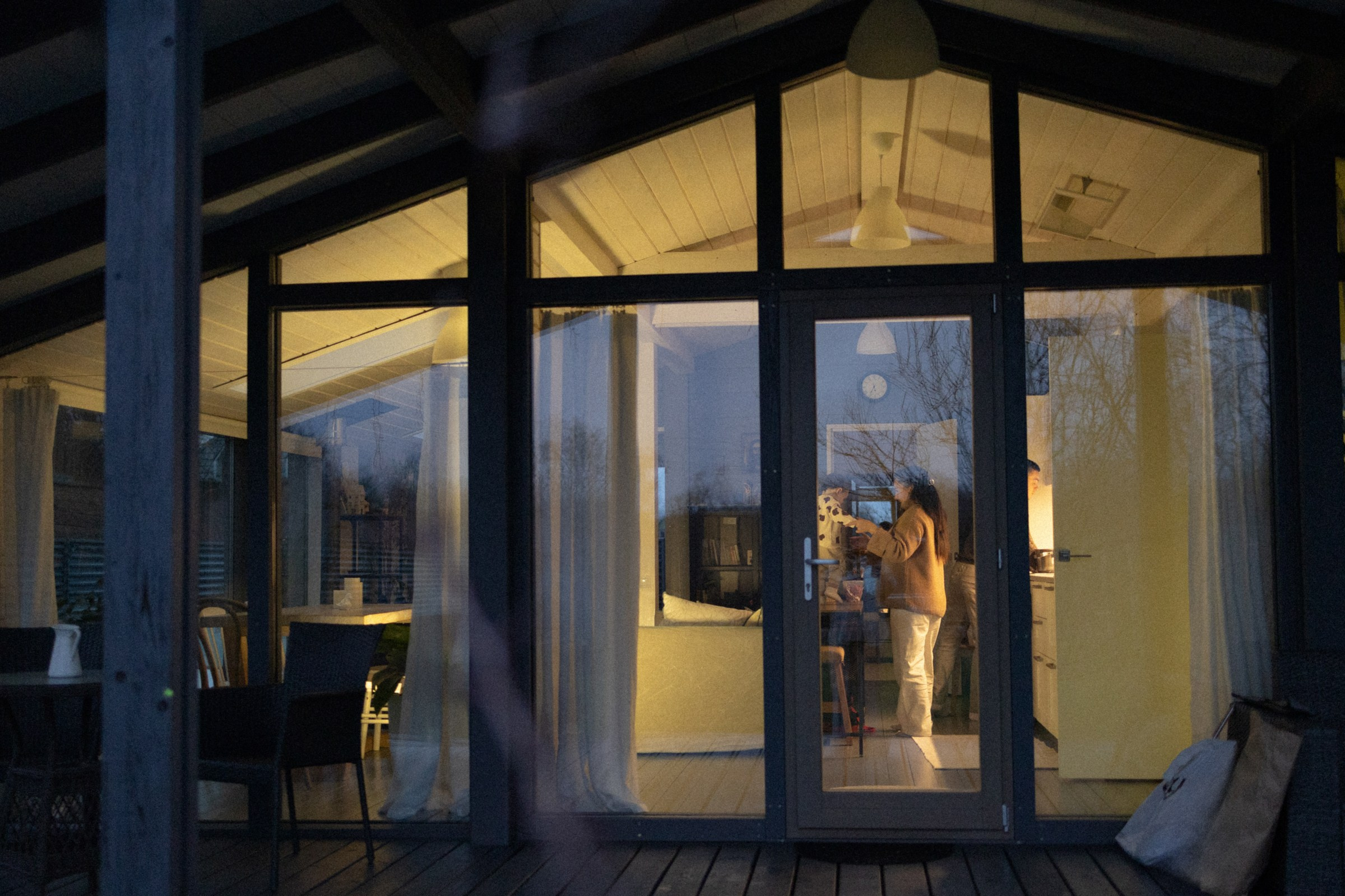 Ушел или пришел. Фотограф Daria Wilner