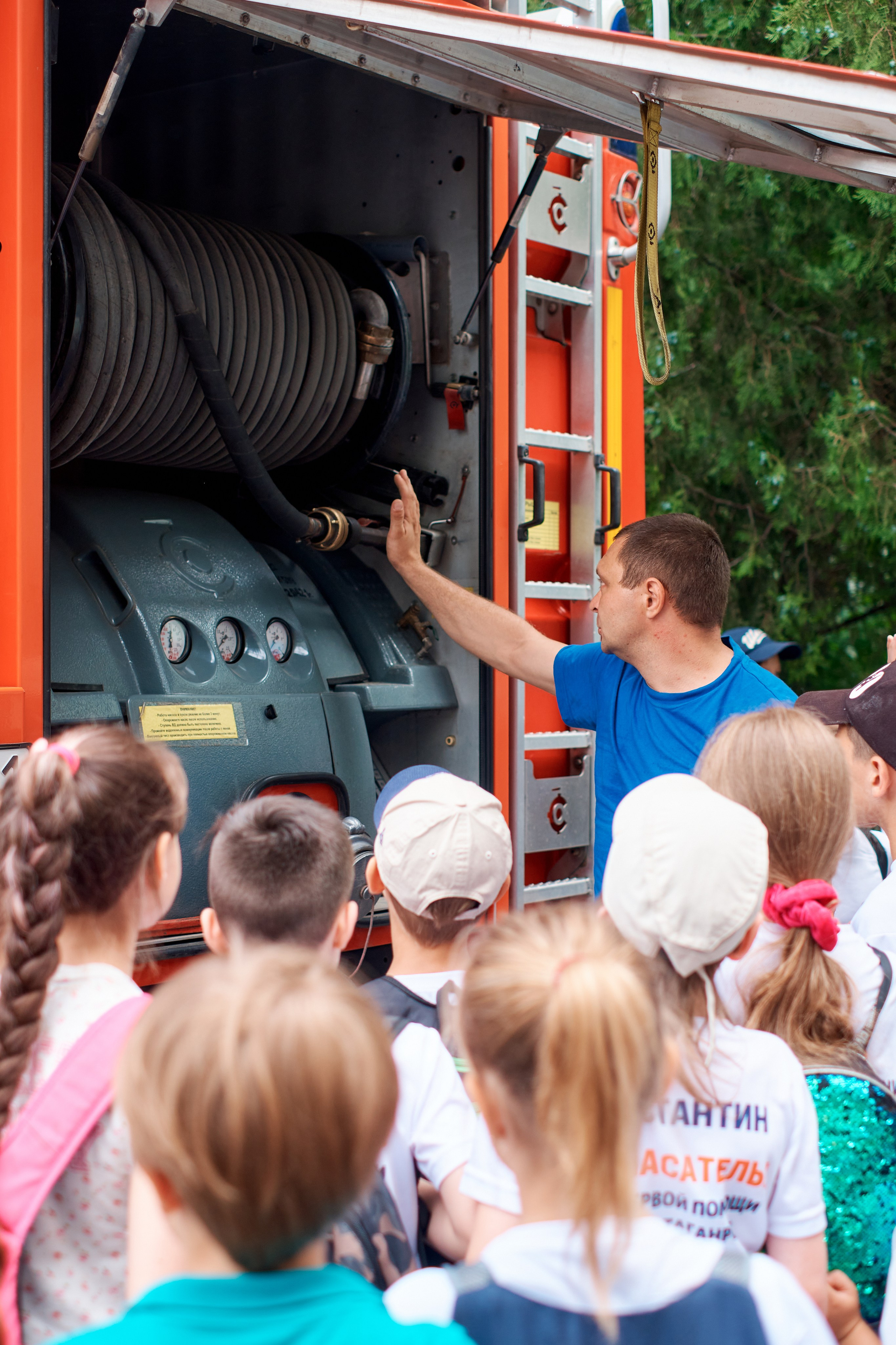 Детский лагерь ДЮНА. Поход в «Пожарно-спасательную часть № 22». Фотограф Таганрог Анна Трайжон
