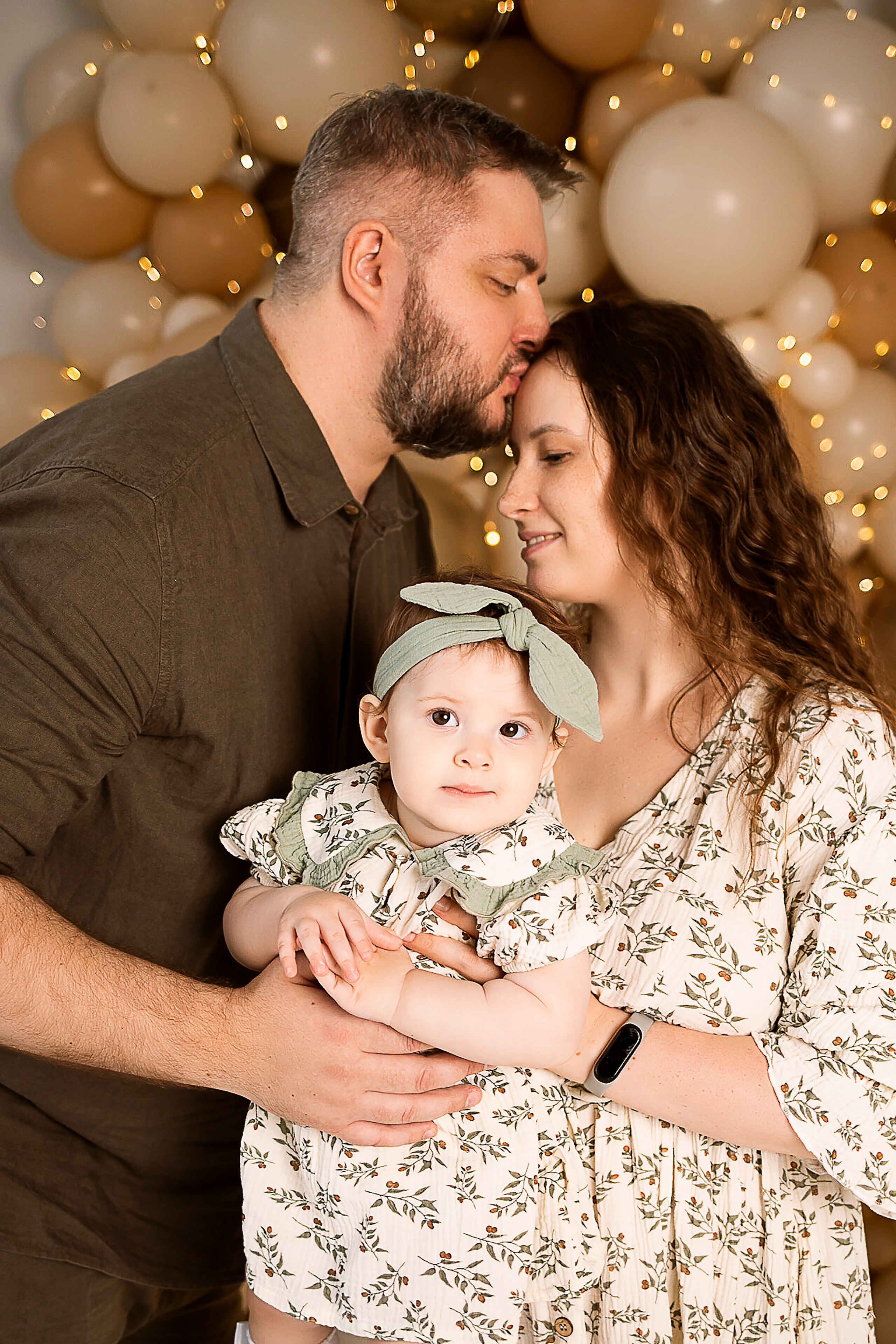 Семейная фотосессия в студии. Фотограф новорожденных в Новосибирске