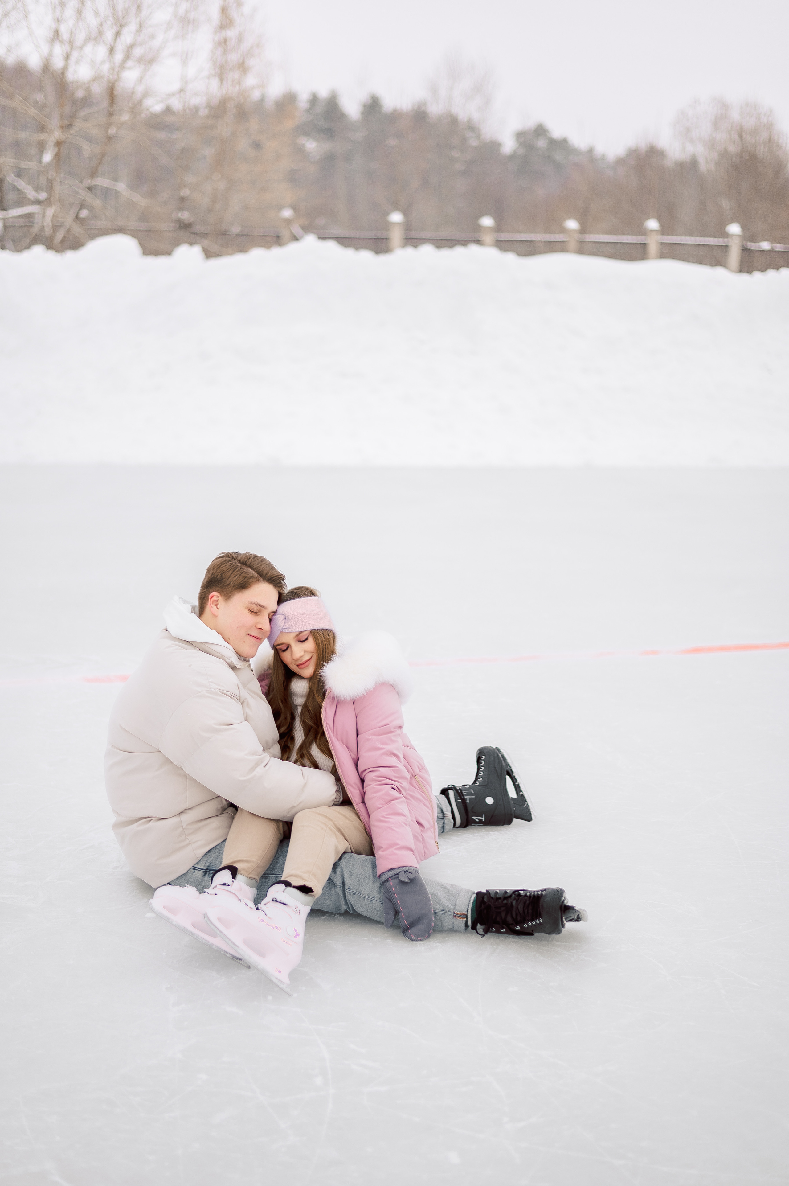 Love story Глеба и Саши на катке. Фотограф в Москве и Московской области Таня Яблочкина