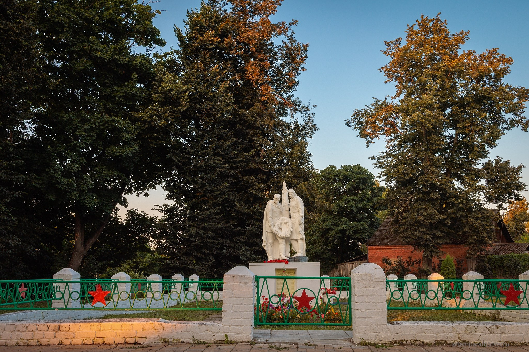 В лучах заката. Крапивна. Фотограф Артём Парамонов