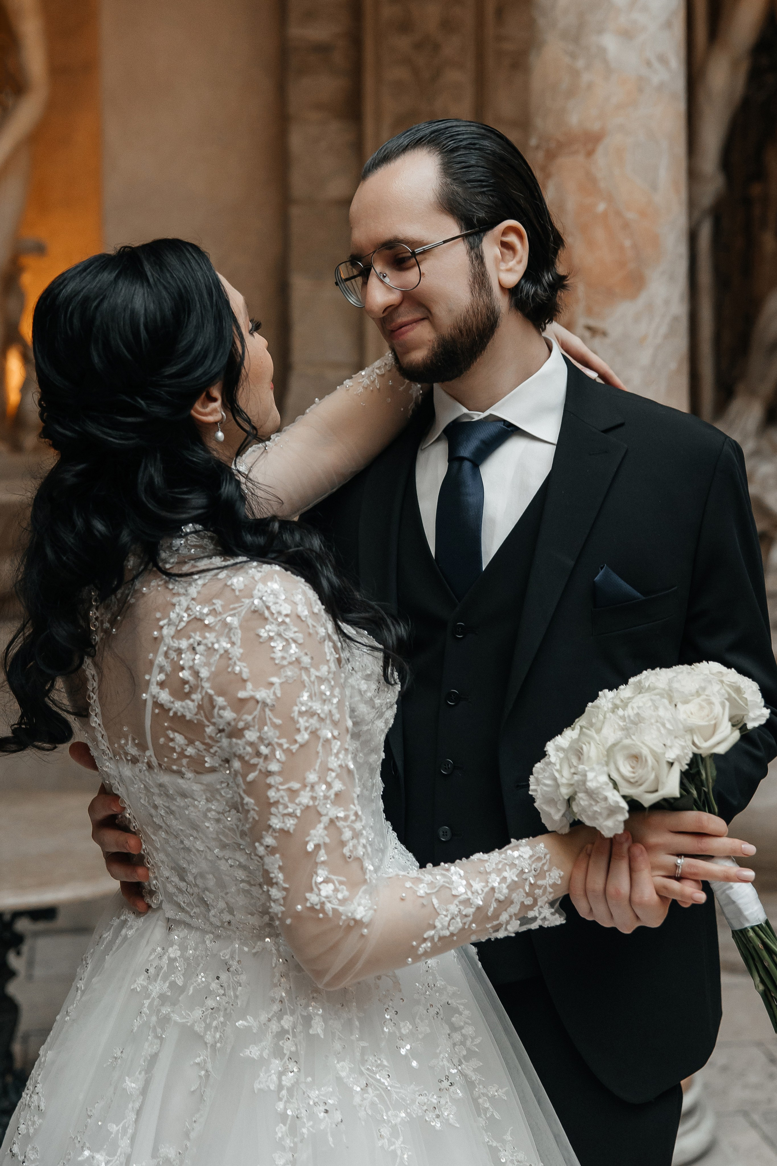 Свадебная фотосессия в ресторане Турандот. Свадебный фотограф в Москве Дарья Олендарёва