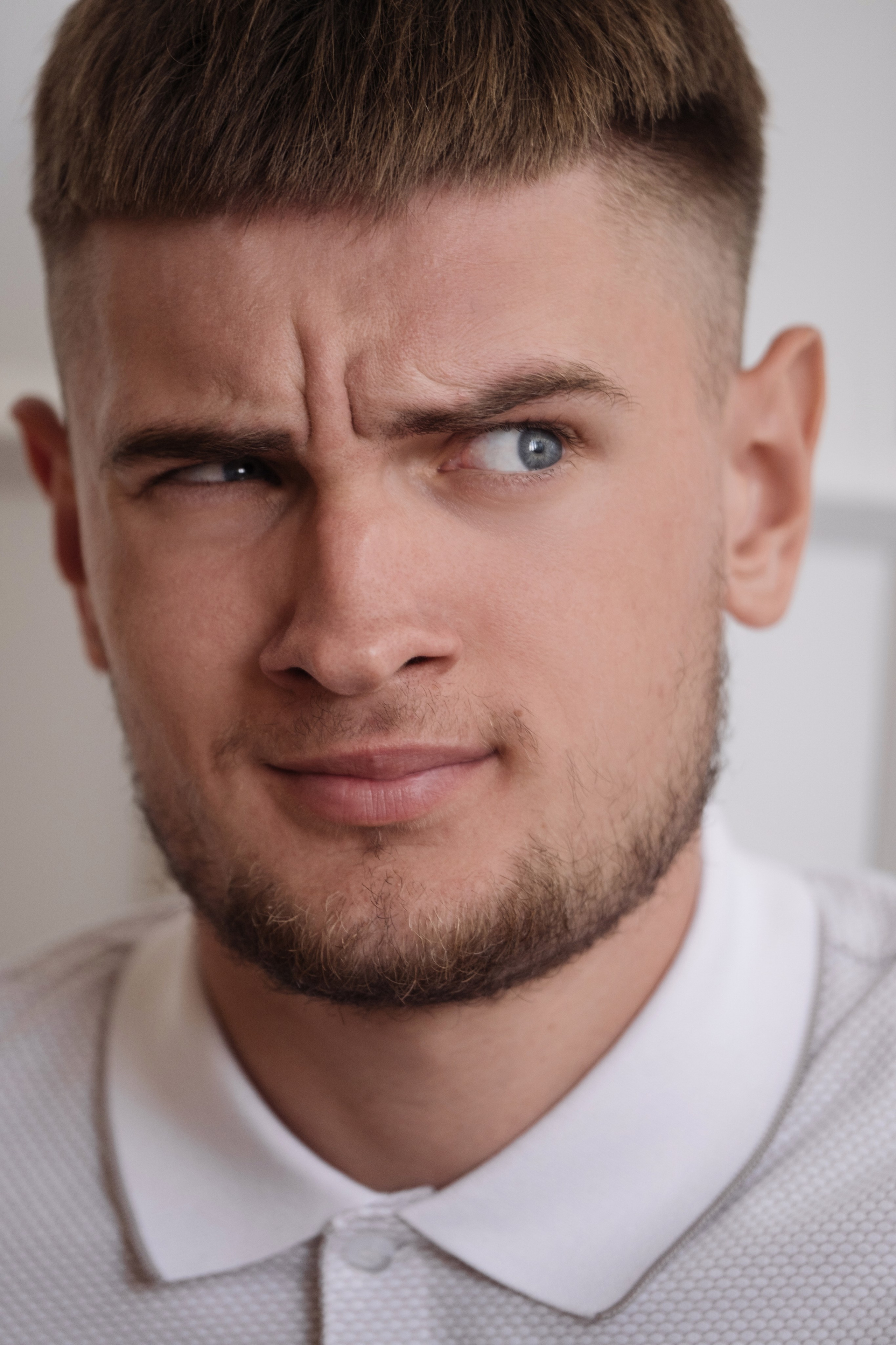 Владимир. Профессиональная фотосъемка в Крыму. Натуральные эмоции и живые кадры. Забронируйте дату прямо сейчас!